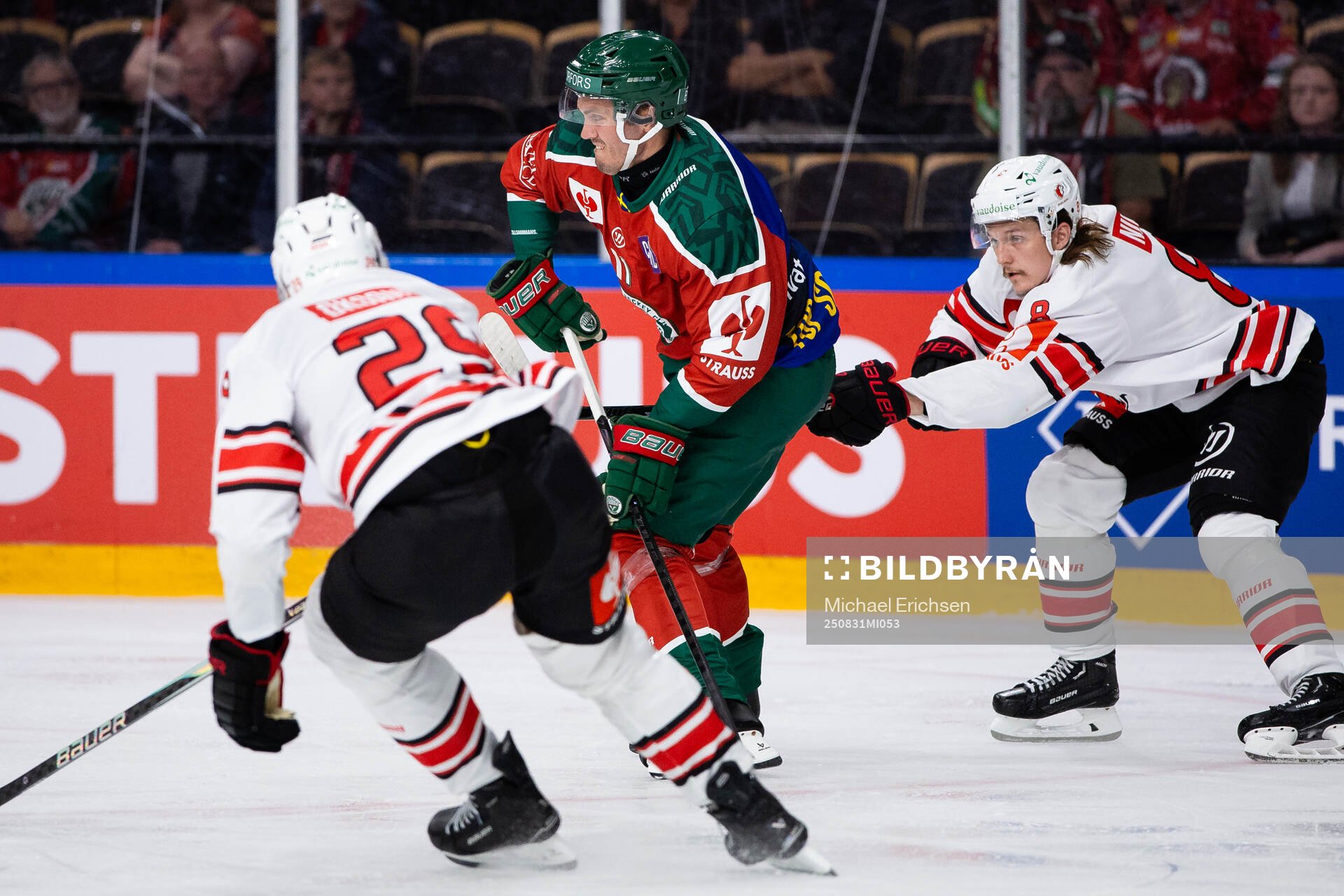 Max Lindholm of Frölunda and Sami Niku of Lausanne