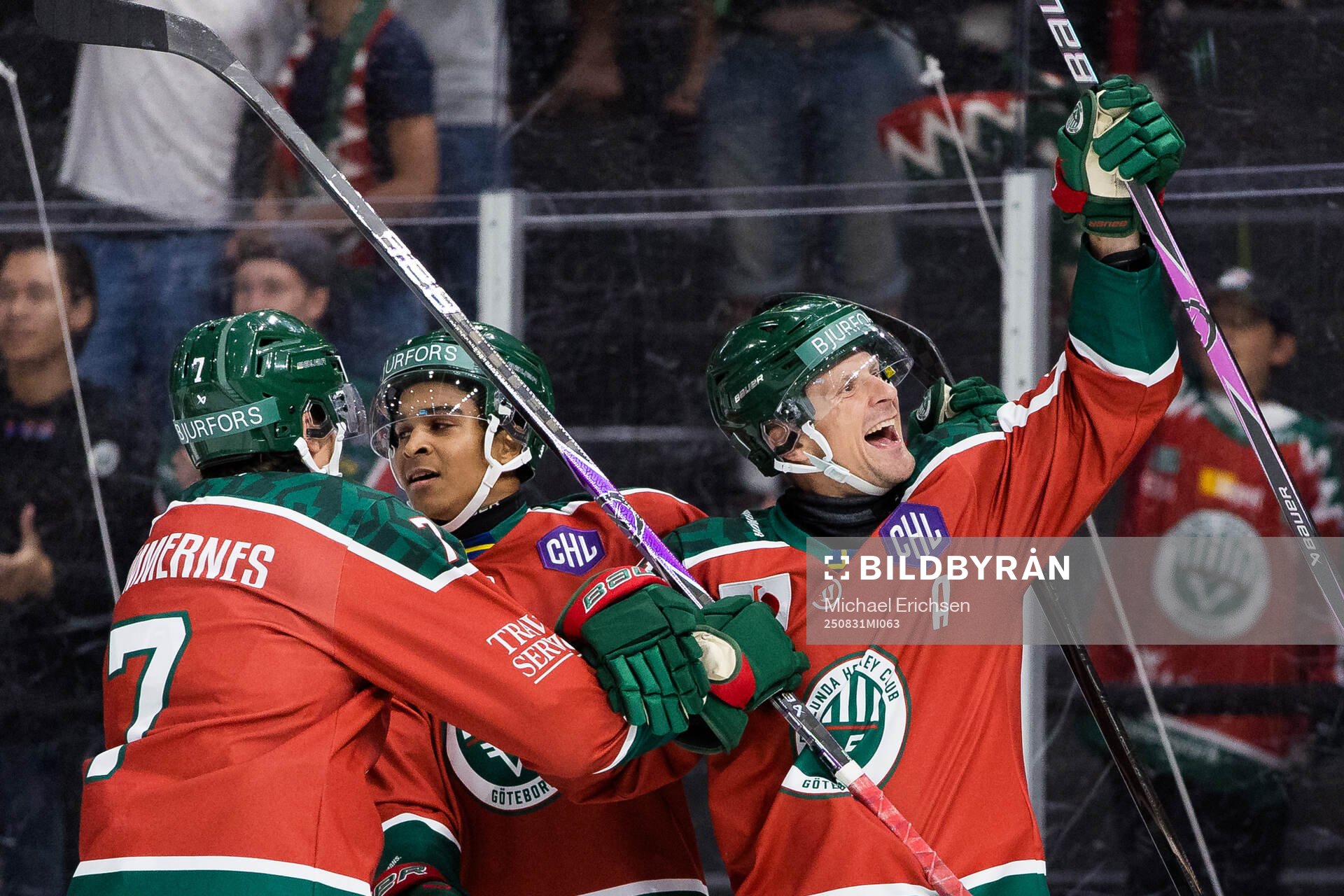 Nicklas Lasu of Frölunda celebrates
