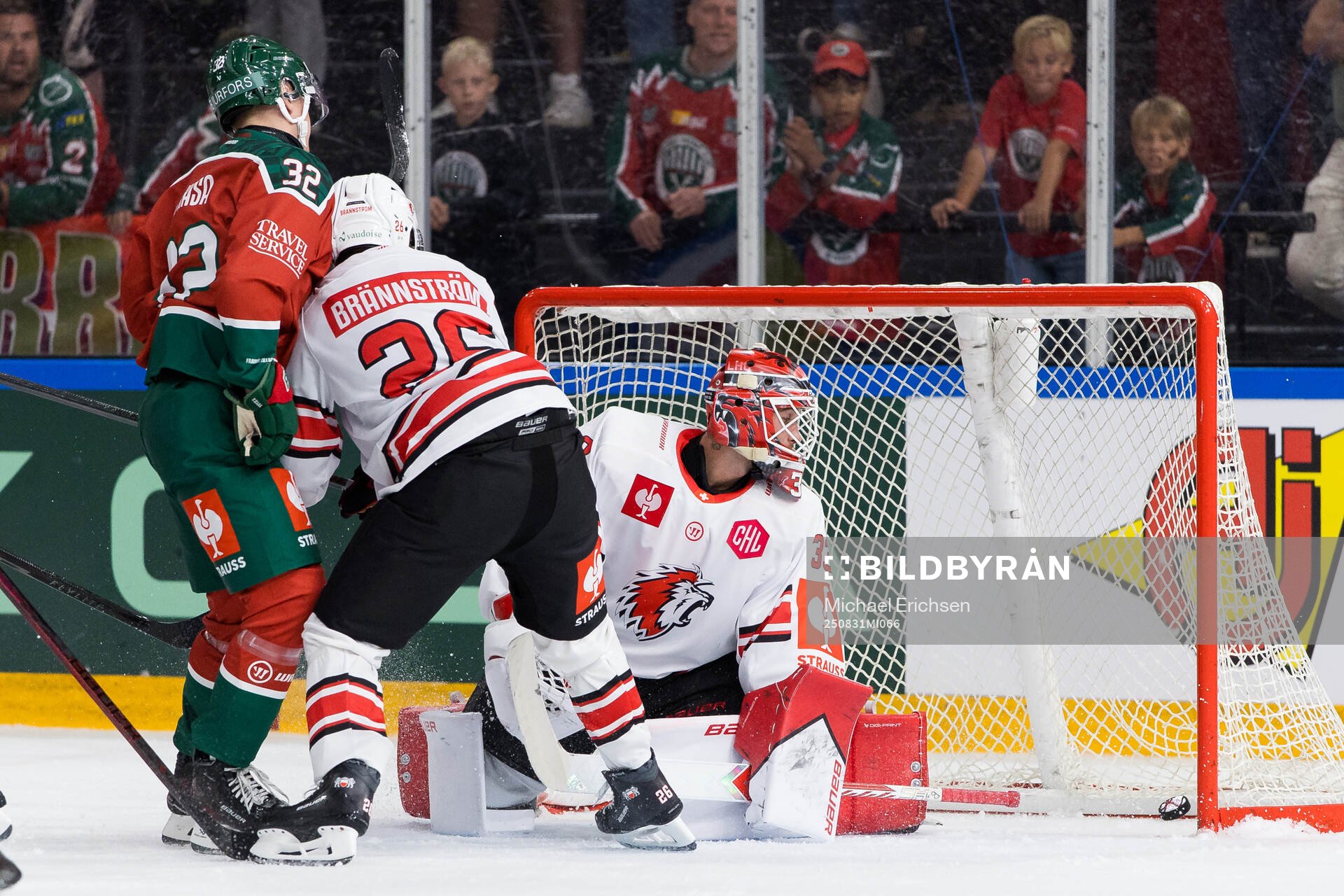 Noah Hasa of Frölunda scores the 4-2 goal