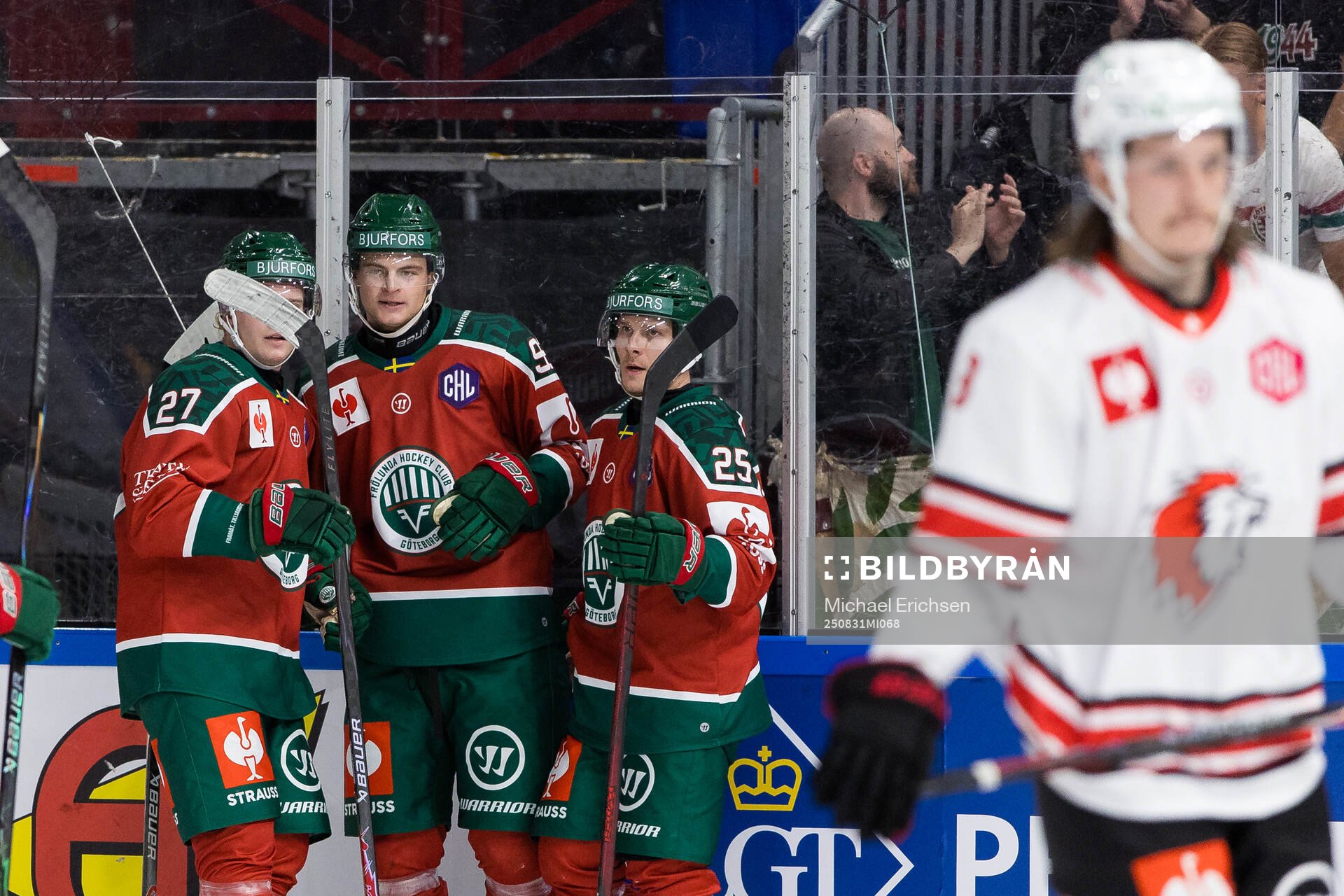 Filip Cederqvist of Frölunda celebrates