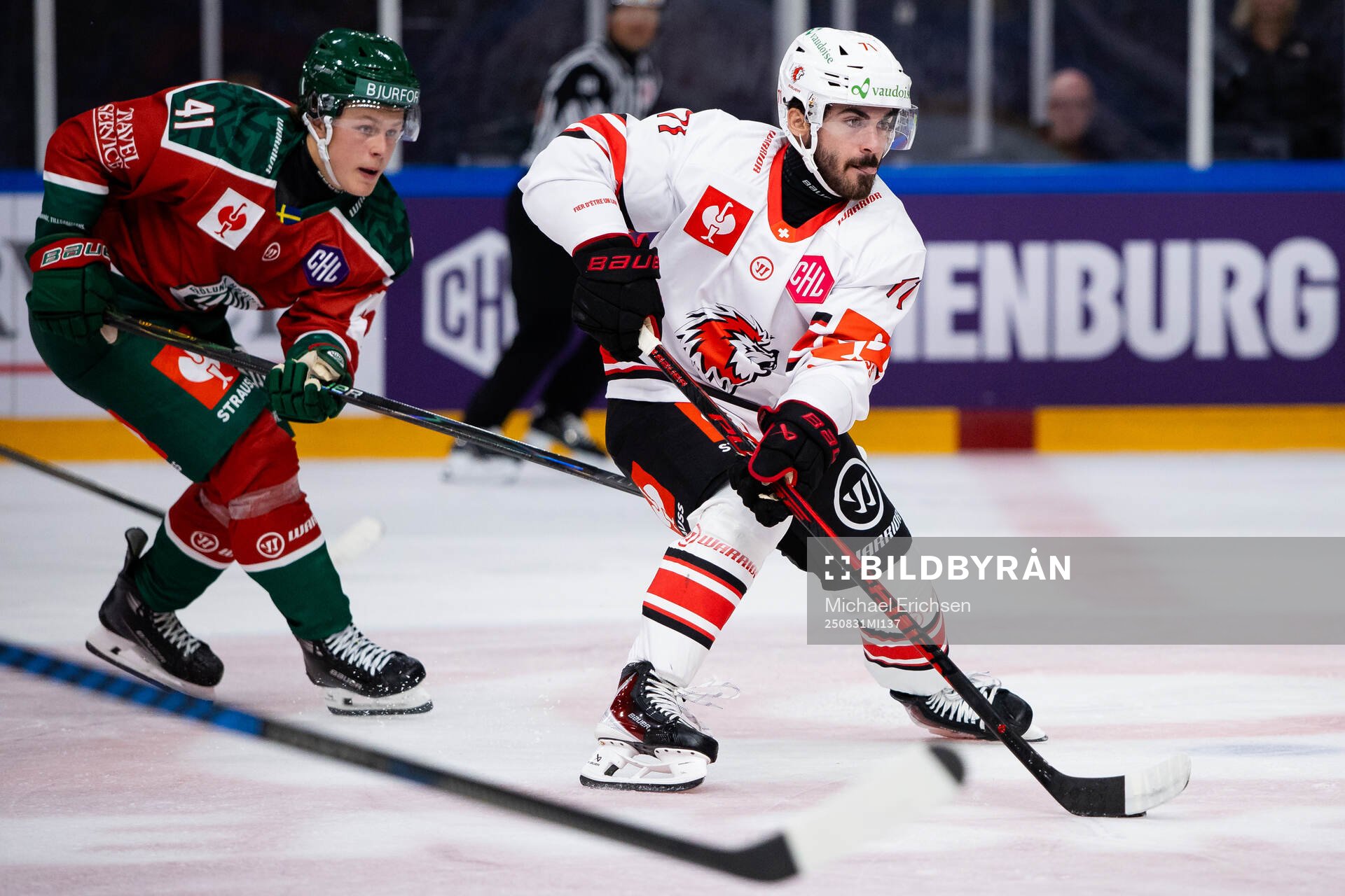 Ivar Stenberg of Frölunda and Benjamin Bougro of Lausanne