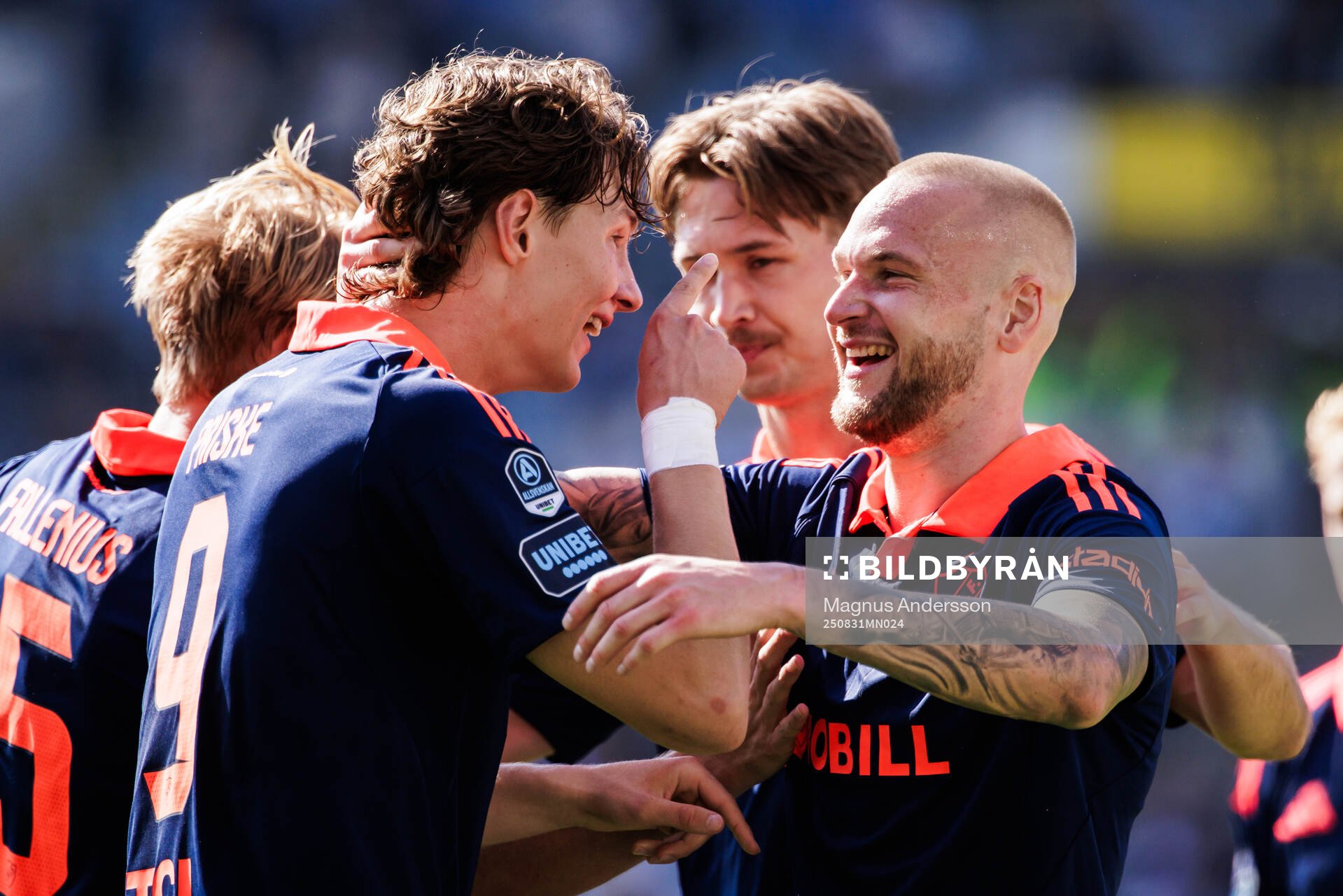 Djurgårdens August Priske Flyger och Adam Ståhl jublar
