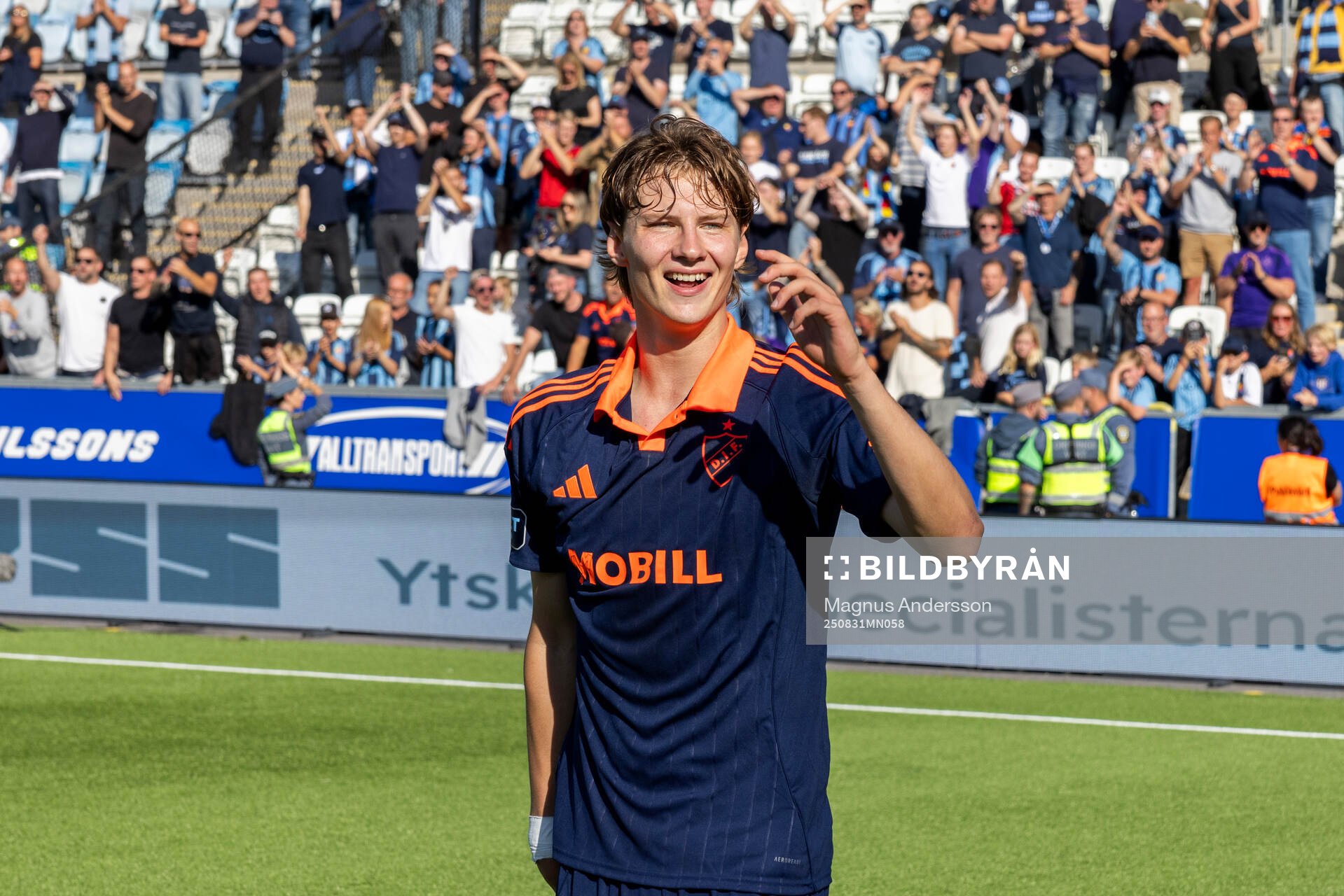 Djurgårdens August Priske Flyger jublar