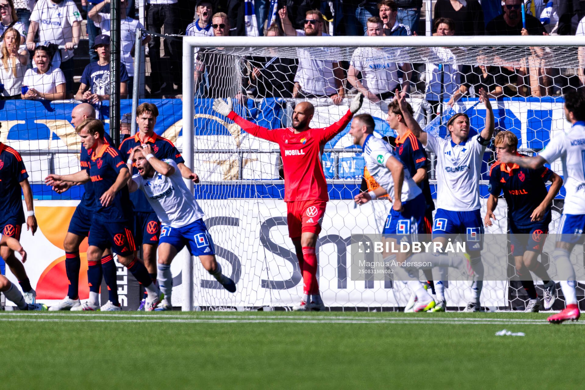 Djurgårdens målvakt Filip Manojlovic