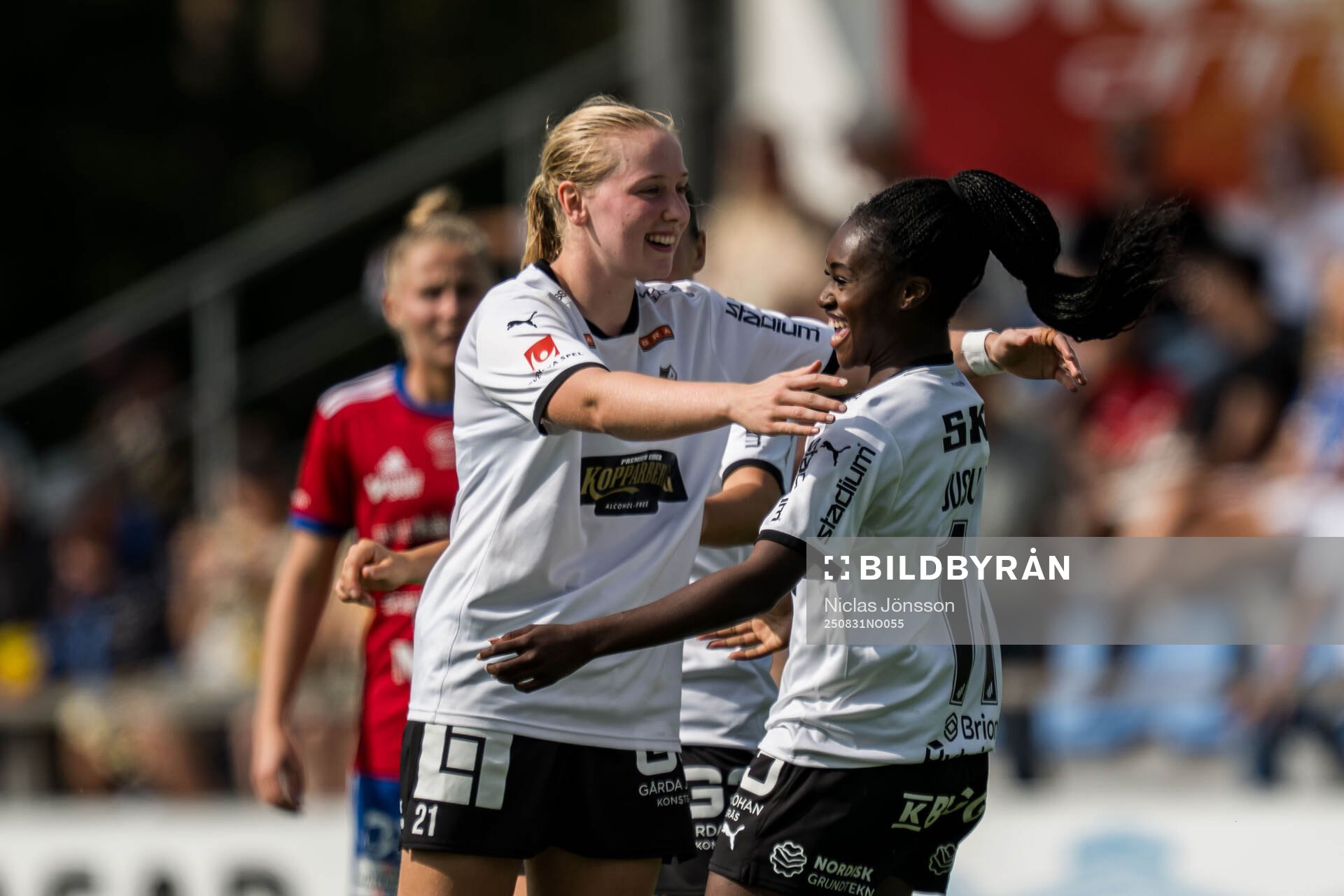 Häckens Johanna Fossdalsá Sørensen och Monica Jusu Bah