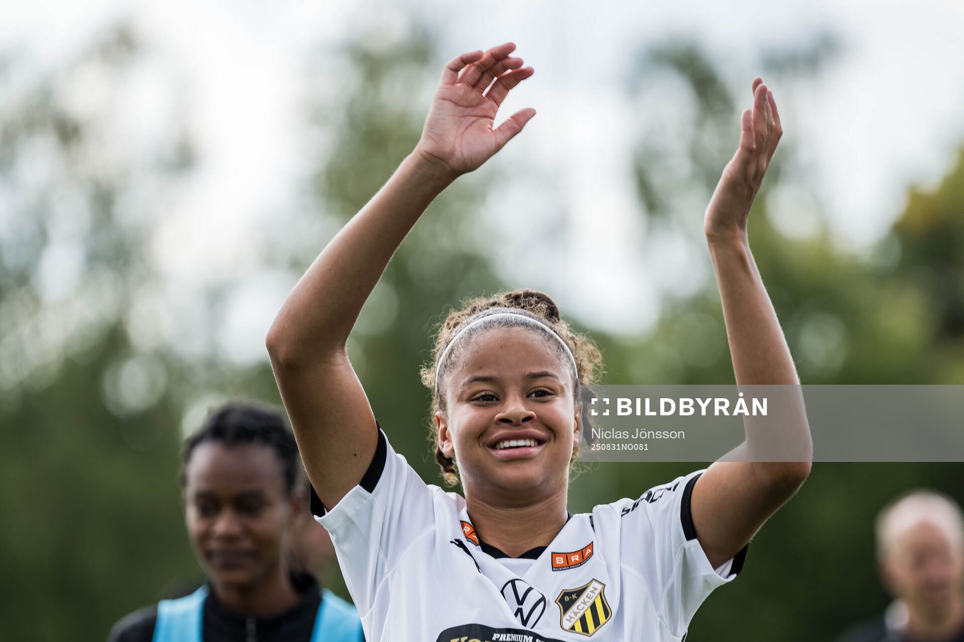 Häckens Felicia Schröder jublar