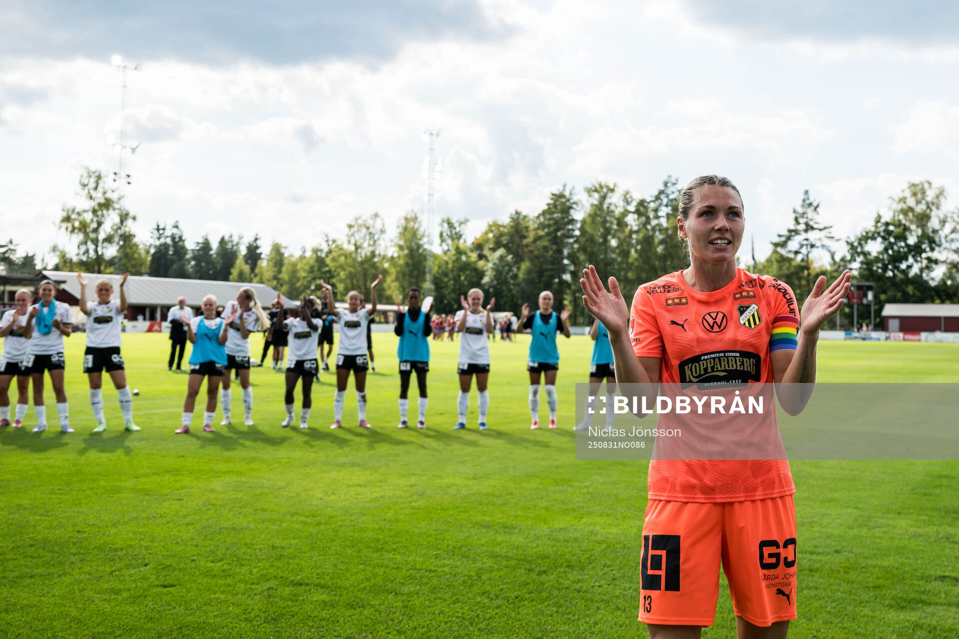 Häckens målvakt Jennifer Falk jublar