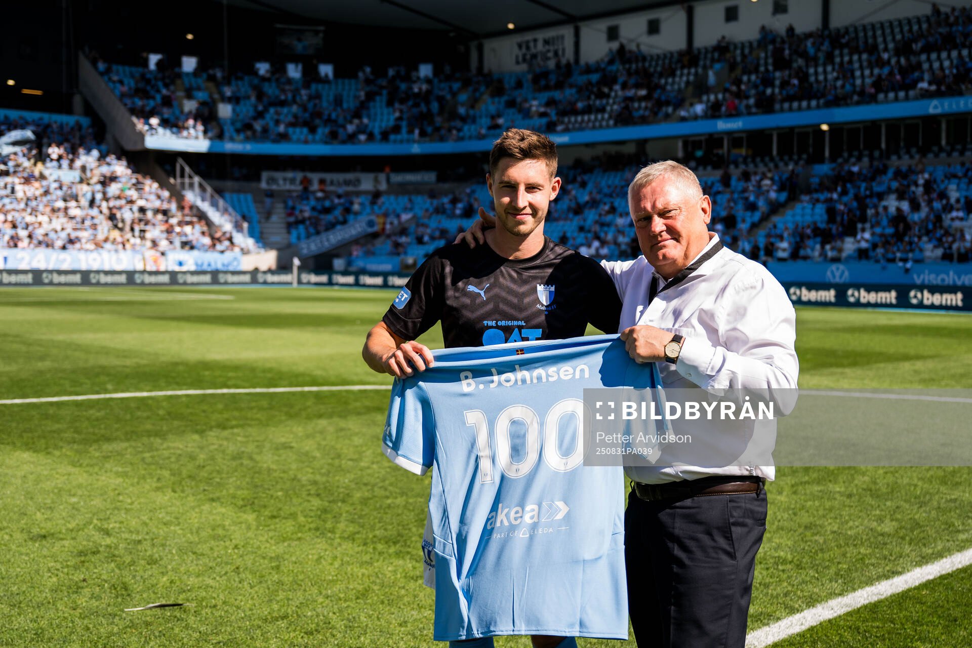 Malmö FFs Lasse Berg Johnsen uppmärksammas för 100
