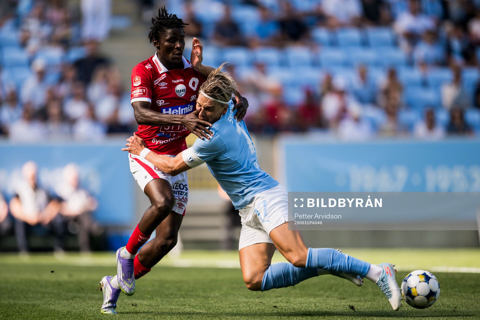 Degerfors Nasiru Moro och Malmö FFs Jens Stryger Larsen