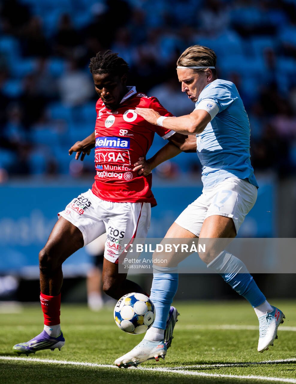 Degerfors Nasiru Moro och Malmö FFs Jens Stryger Larsen