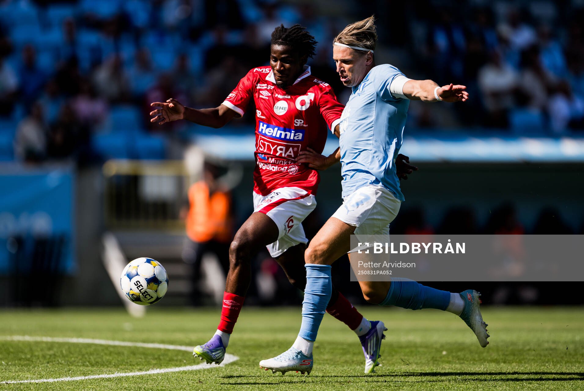 Degerfors Nasiru Moro och Malmö FFs Jens Stryger Larsen