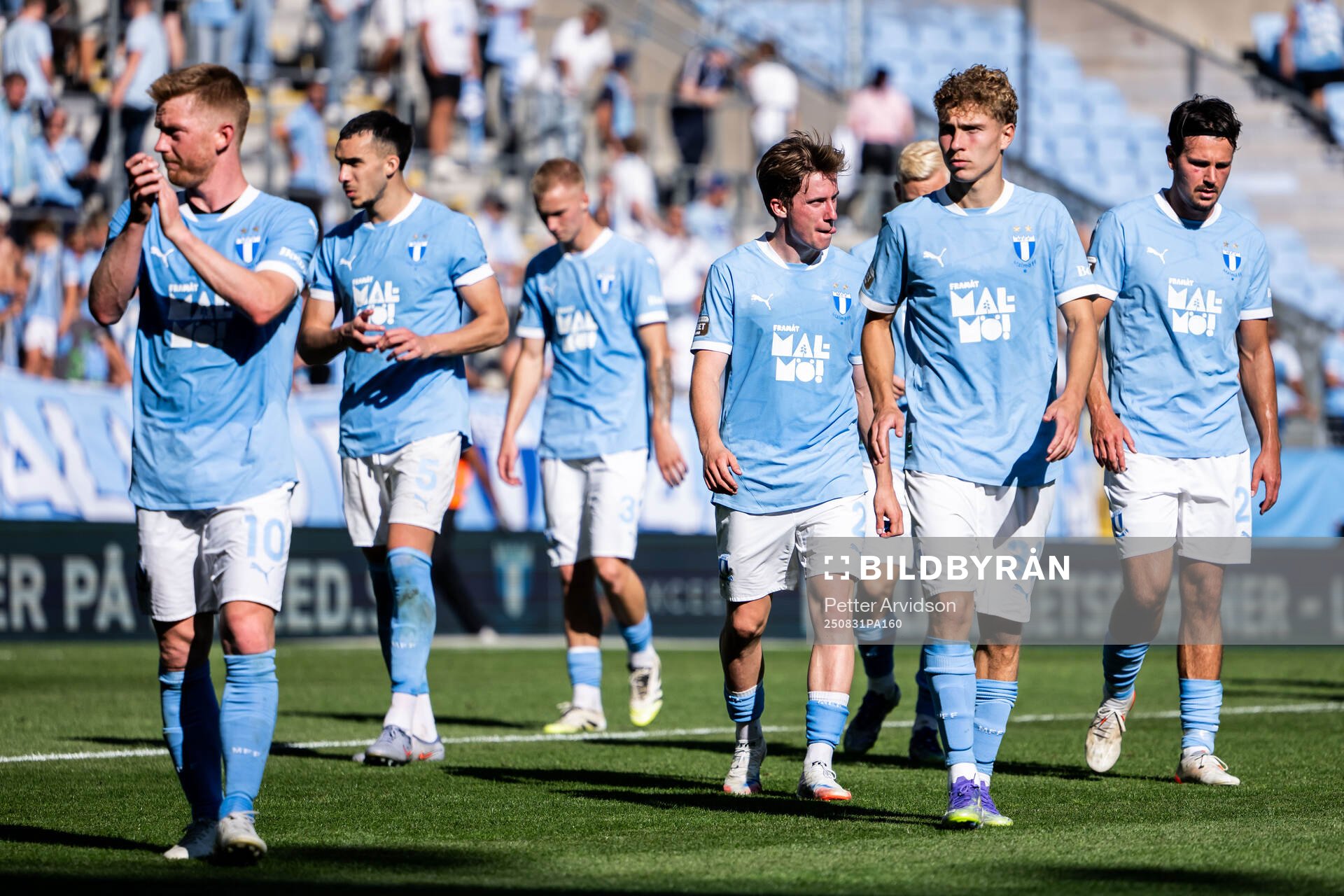 Malmö FFs Johan Karlsson (m) deppar