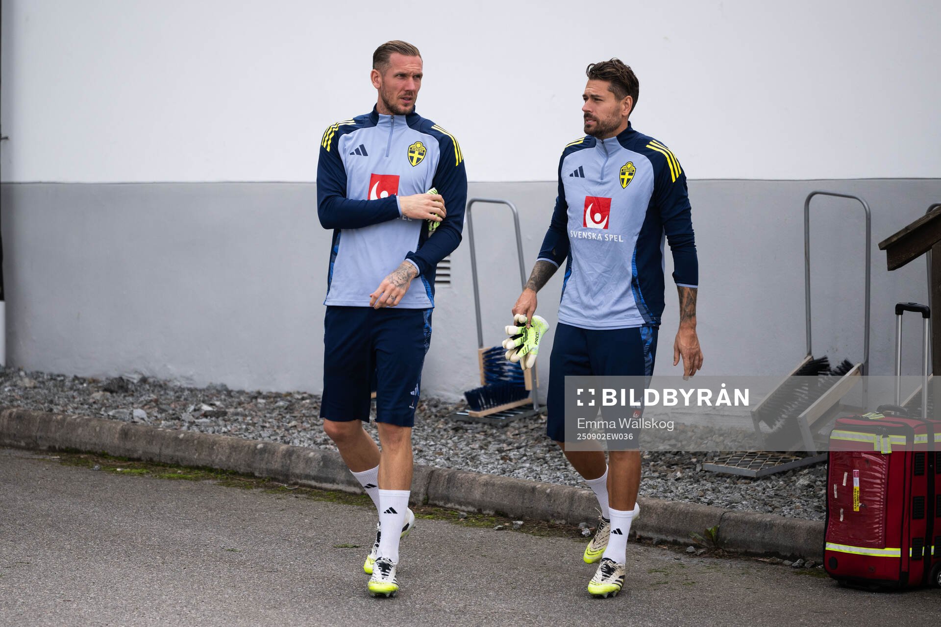 Goalkeeper Robin Olsen and goalkeeper Kristoffer Nordfeldt