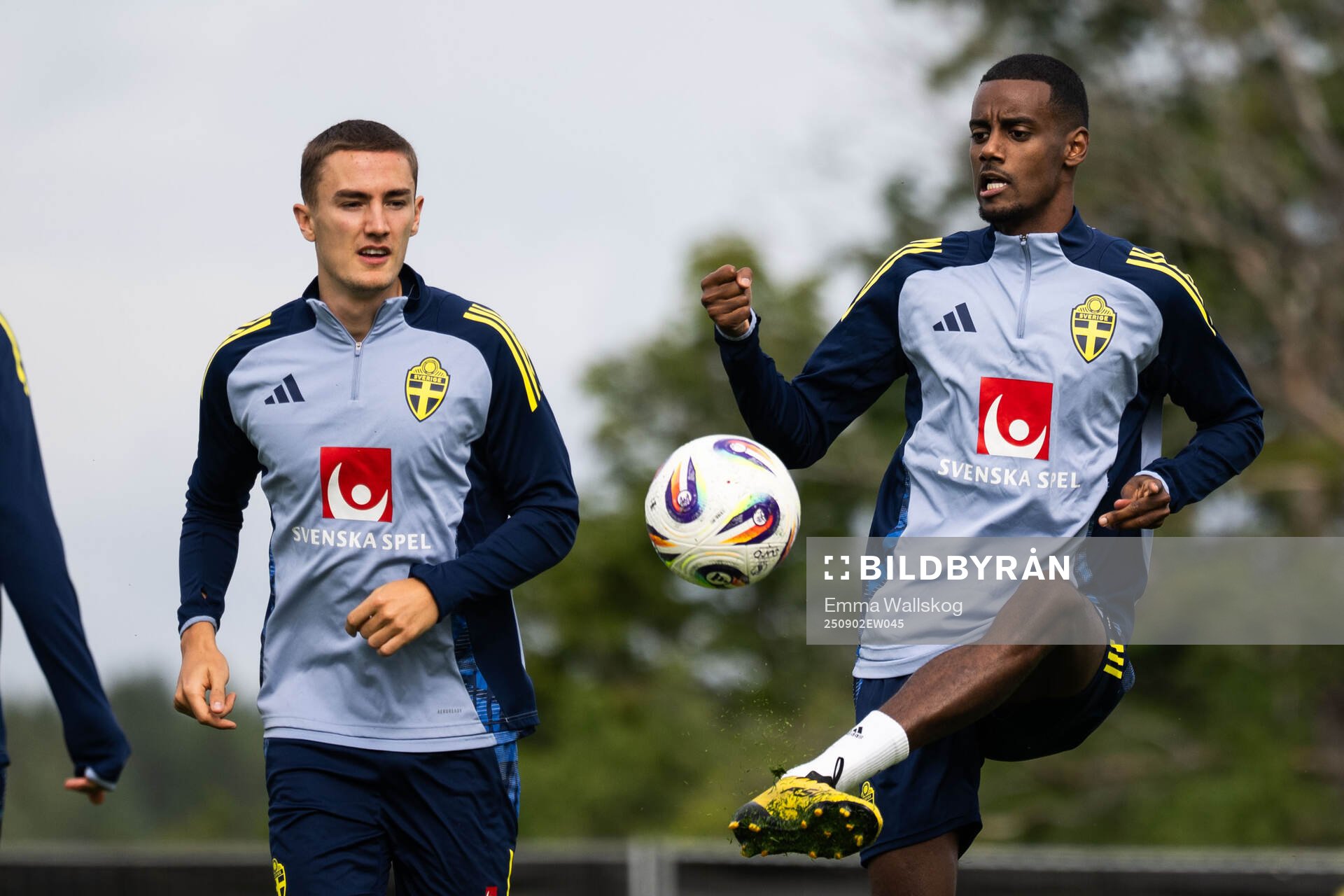 Gustaf Lagerbielke and Alexander Isak of the Swedish