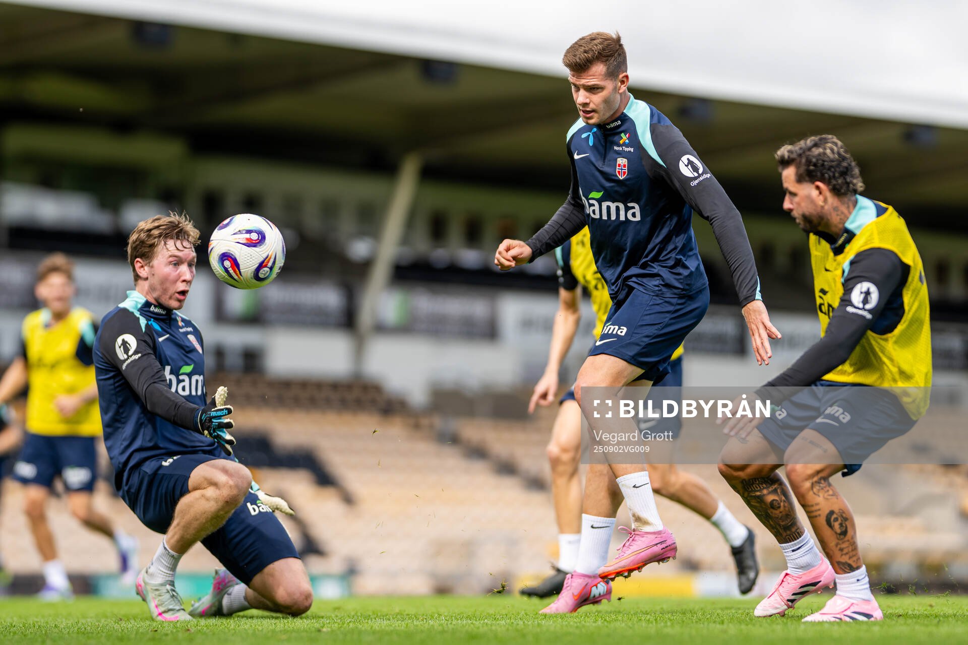 Goalkeeper Mathias Dyngeland and Alexander Sørloth of the