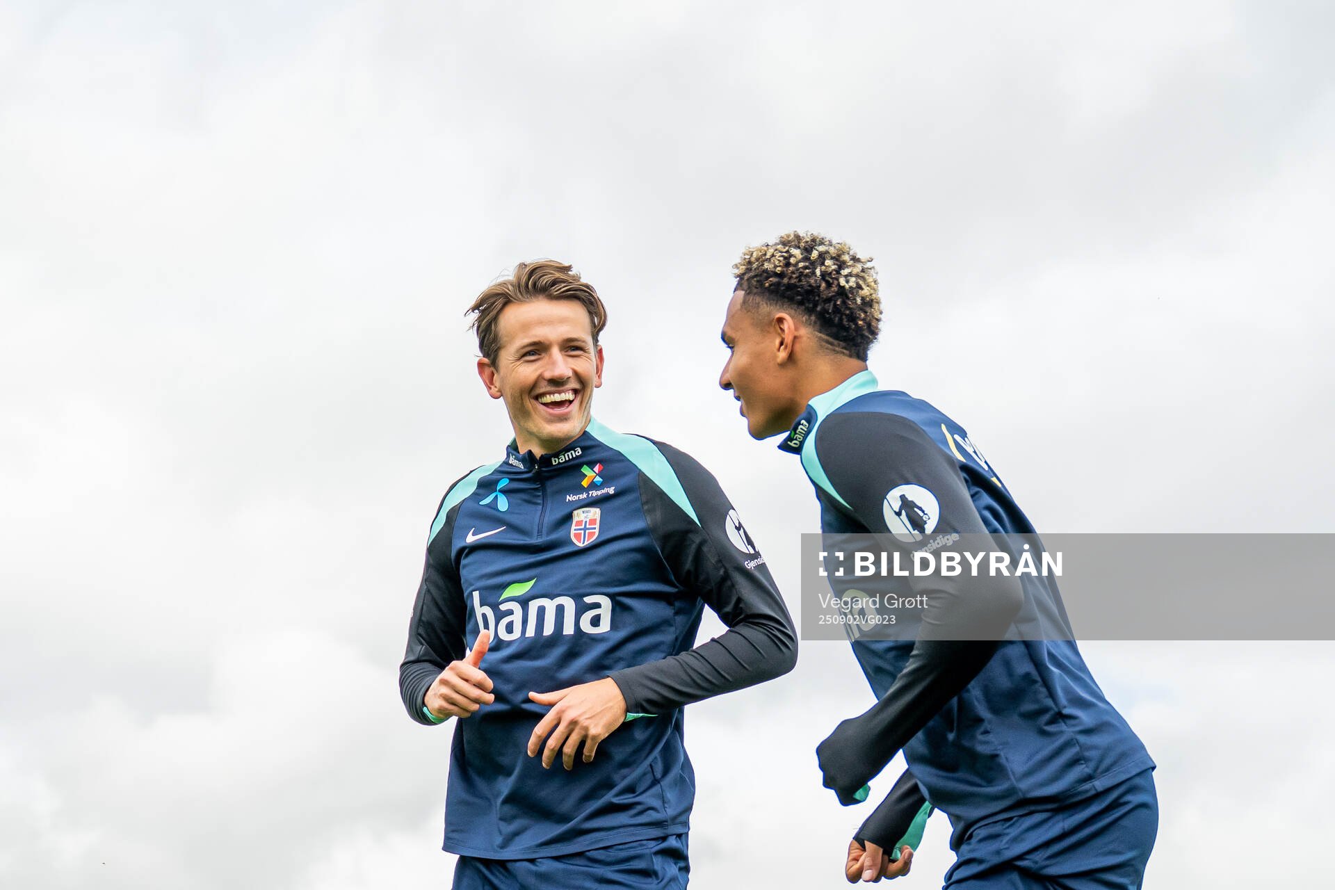 Sander Berge and Antonio Nusa of the Norwegian national