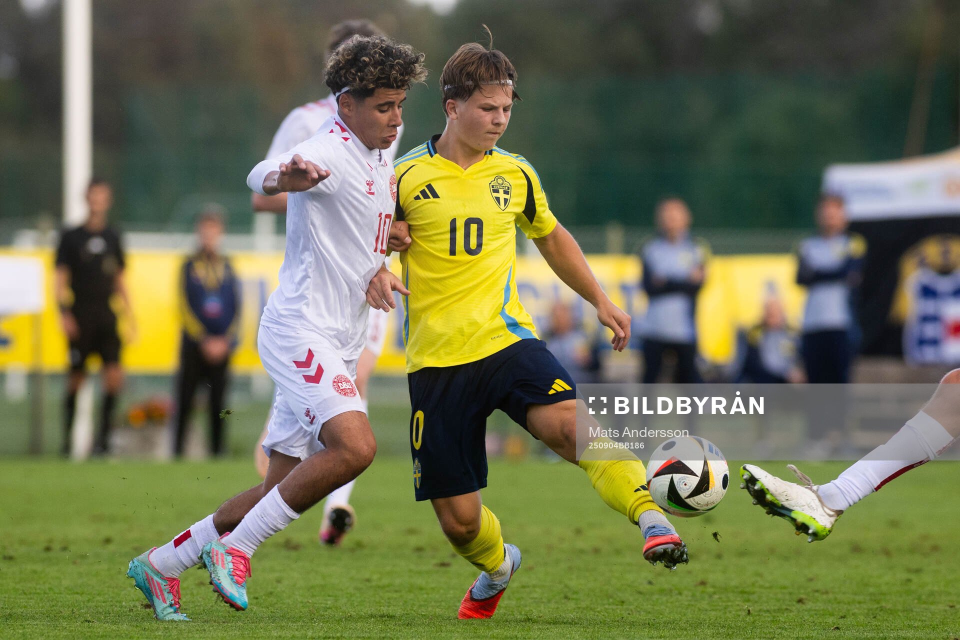 Ali Al-Najar of Denmark and Alex Brönner of Sweden