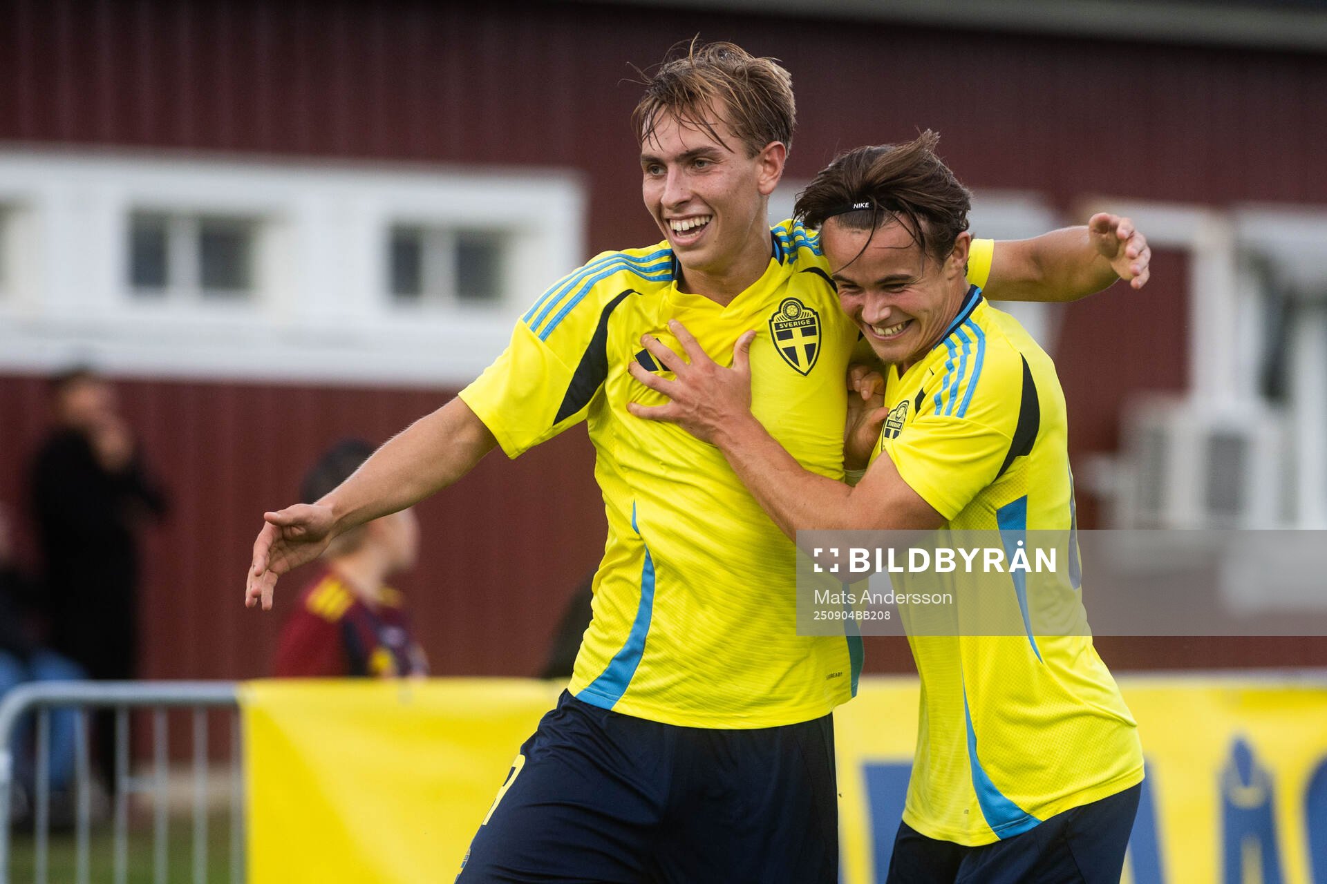 Emil Sadarangani of Sweden celebrates