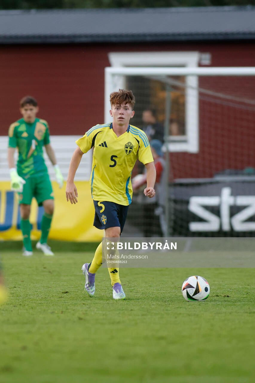 Chris Jansson of Sweden