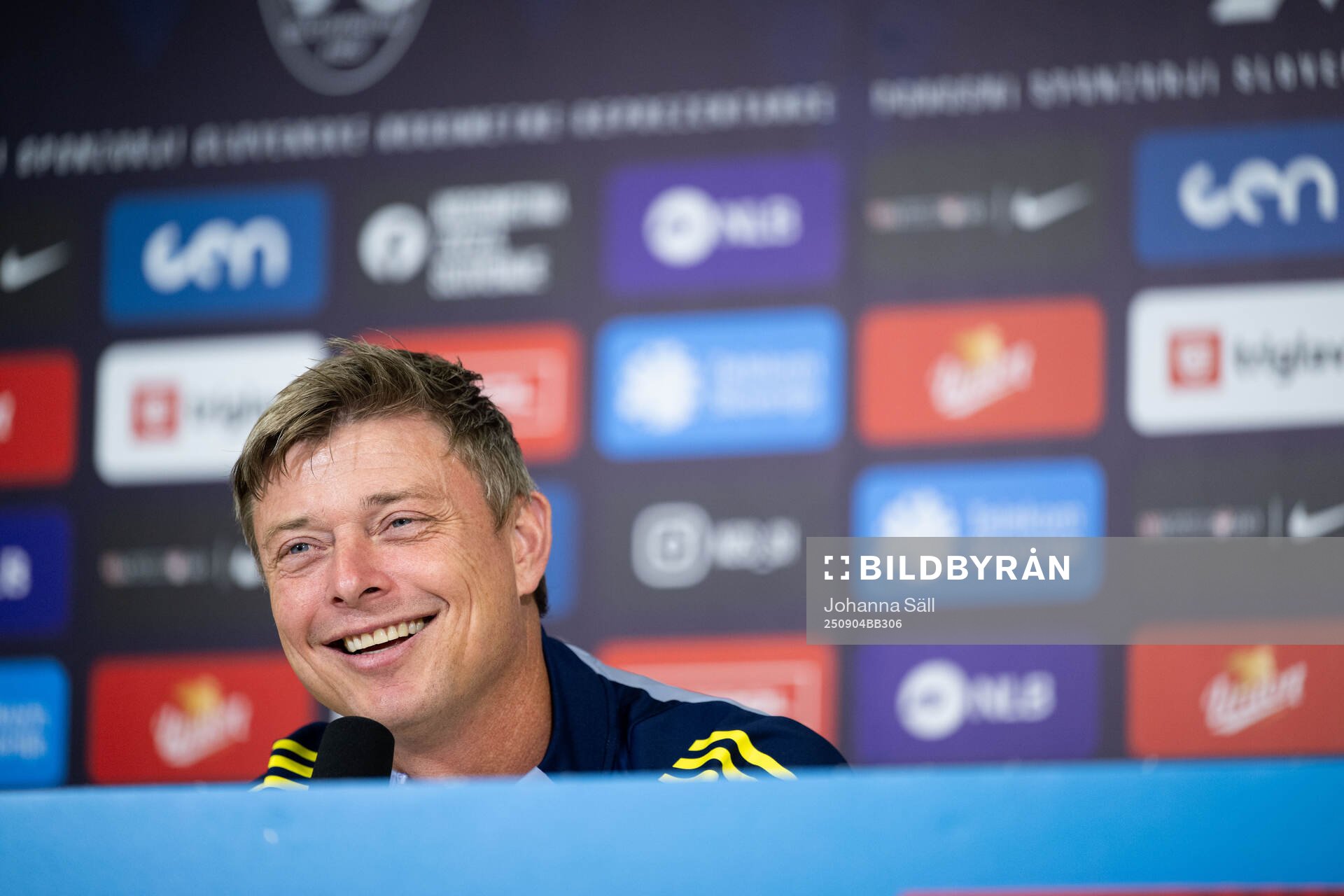 Head coach Jon Dahl Tomasson of the Swedish national