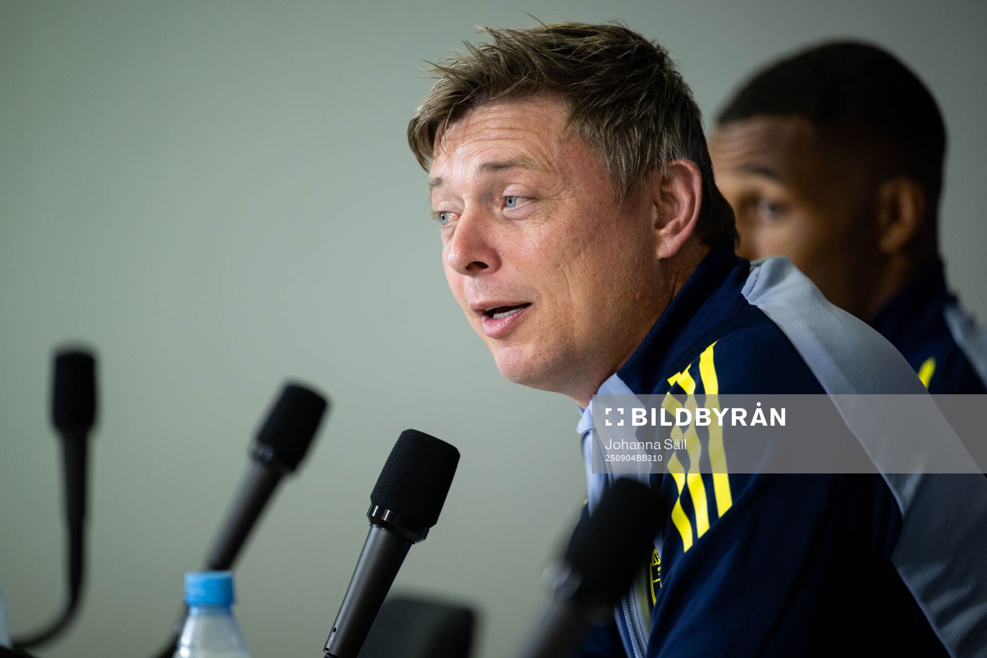 Head coach Jon Dahl Tomasson of the Swedish national