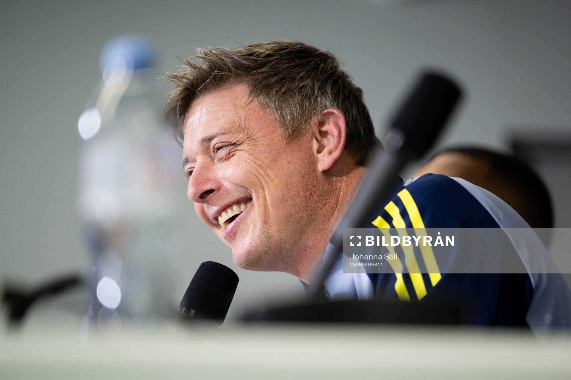 Head coach Jon Dahl Tomasson of the Swedish national