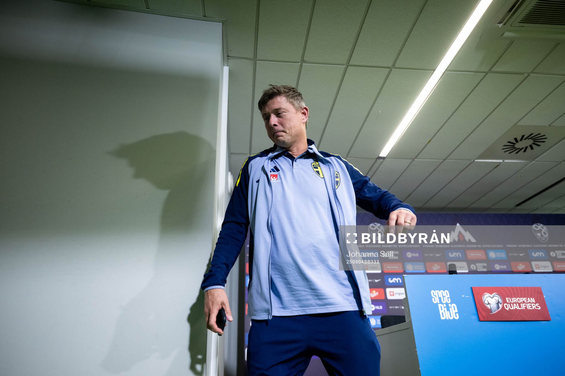 Head coach Jon Dahl Tomasson of the Swedish national