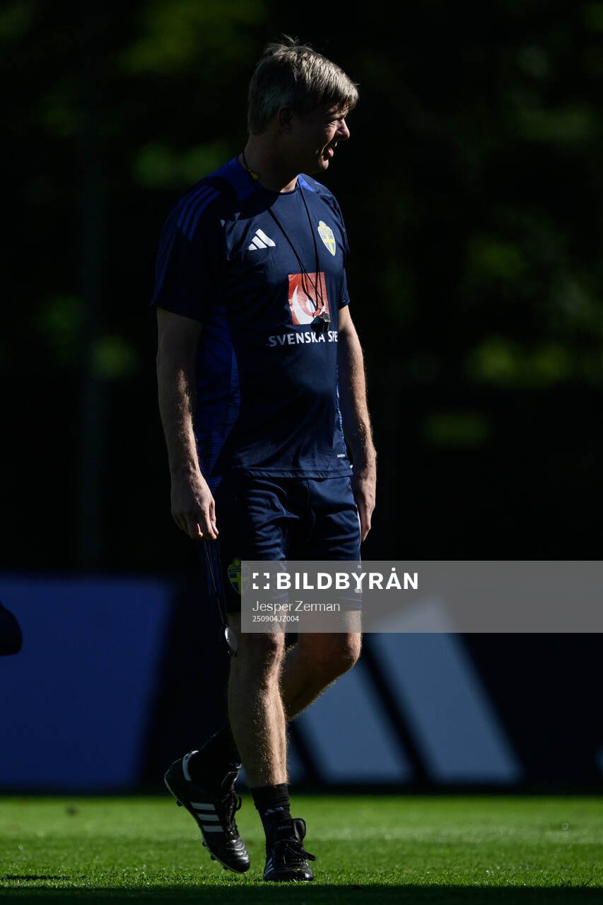 Head coach Jon Dahl Tomasson of the Swedish men's football