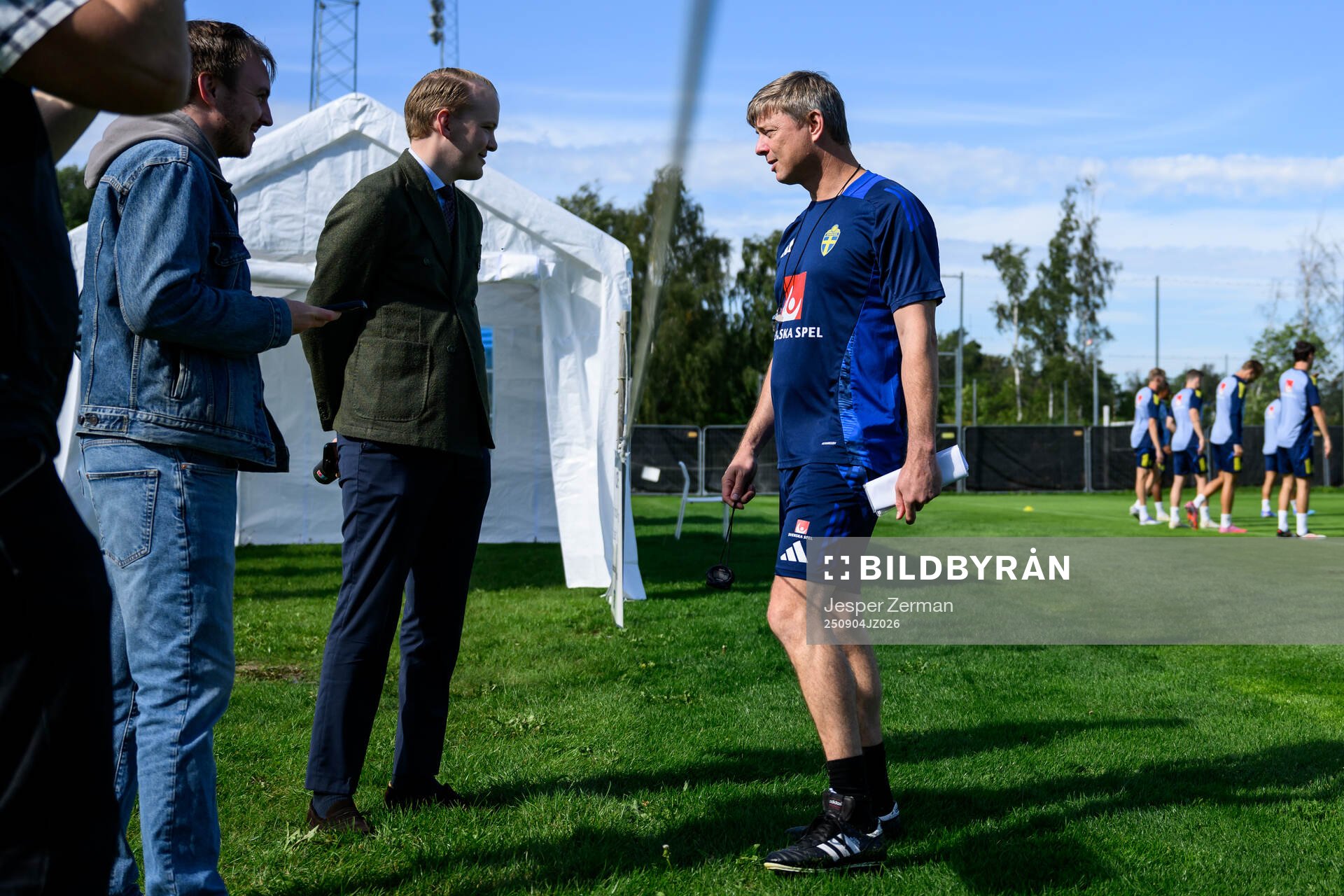Head coach Jon Dahl Tomasson of the Swedish men's football