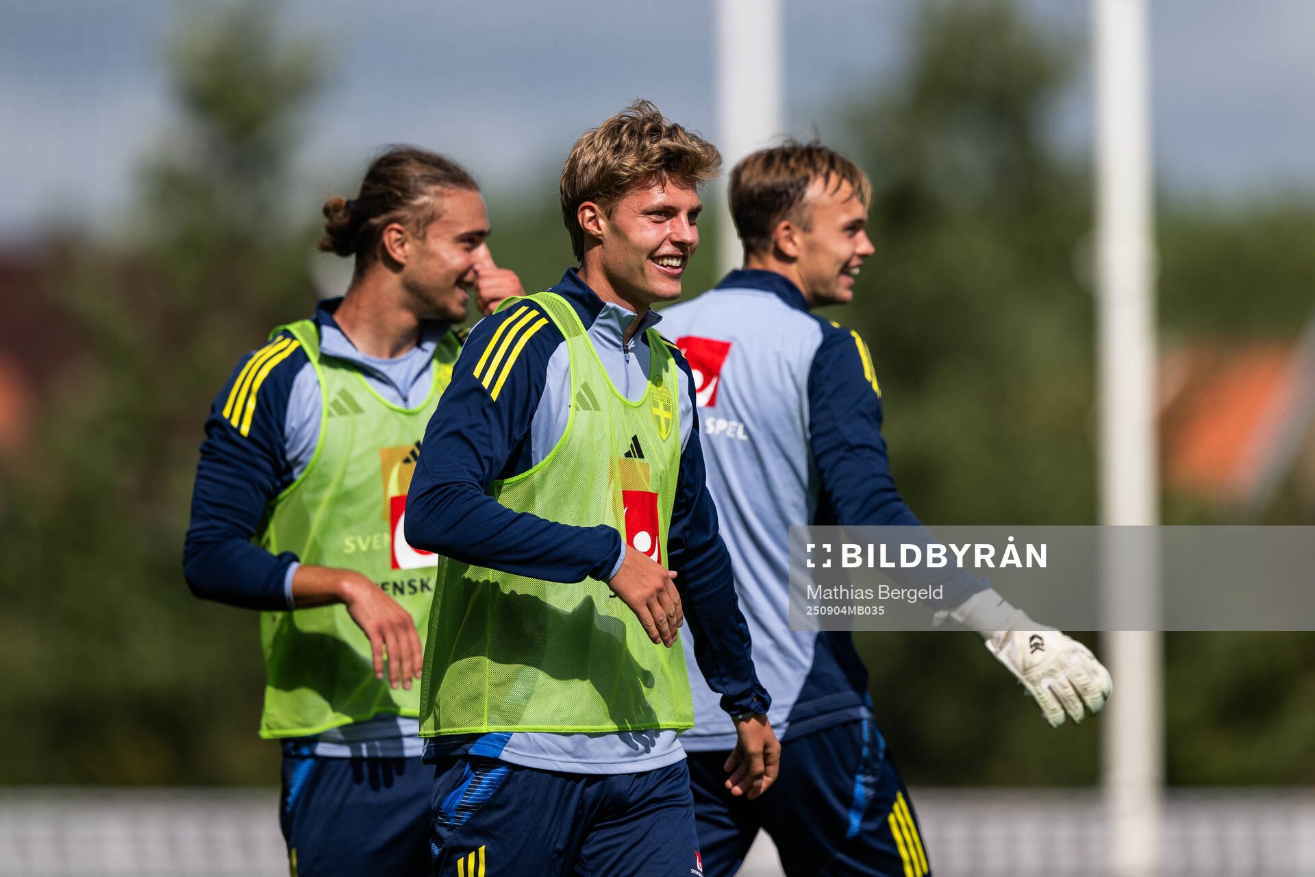 Elison Makolli, Lukas Björklund and goalkeeper André
