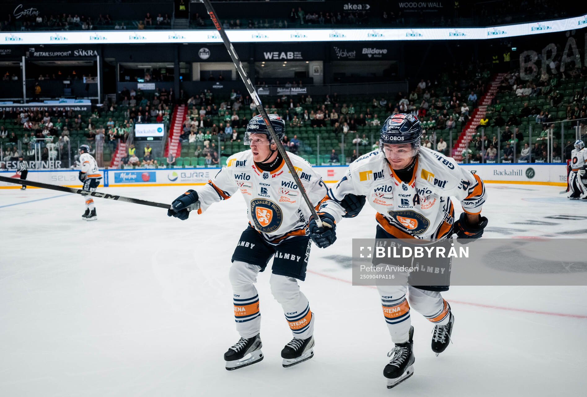 Växjös Keegan Lowe lämnar planen