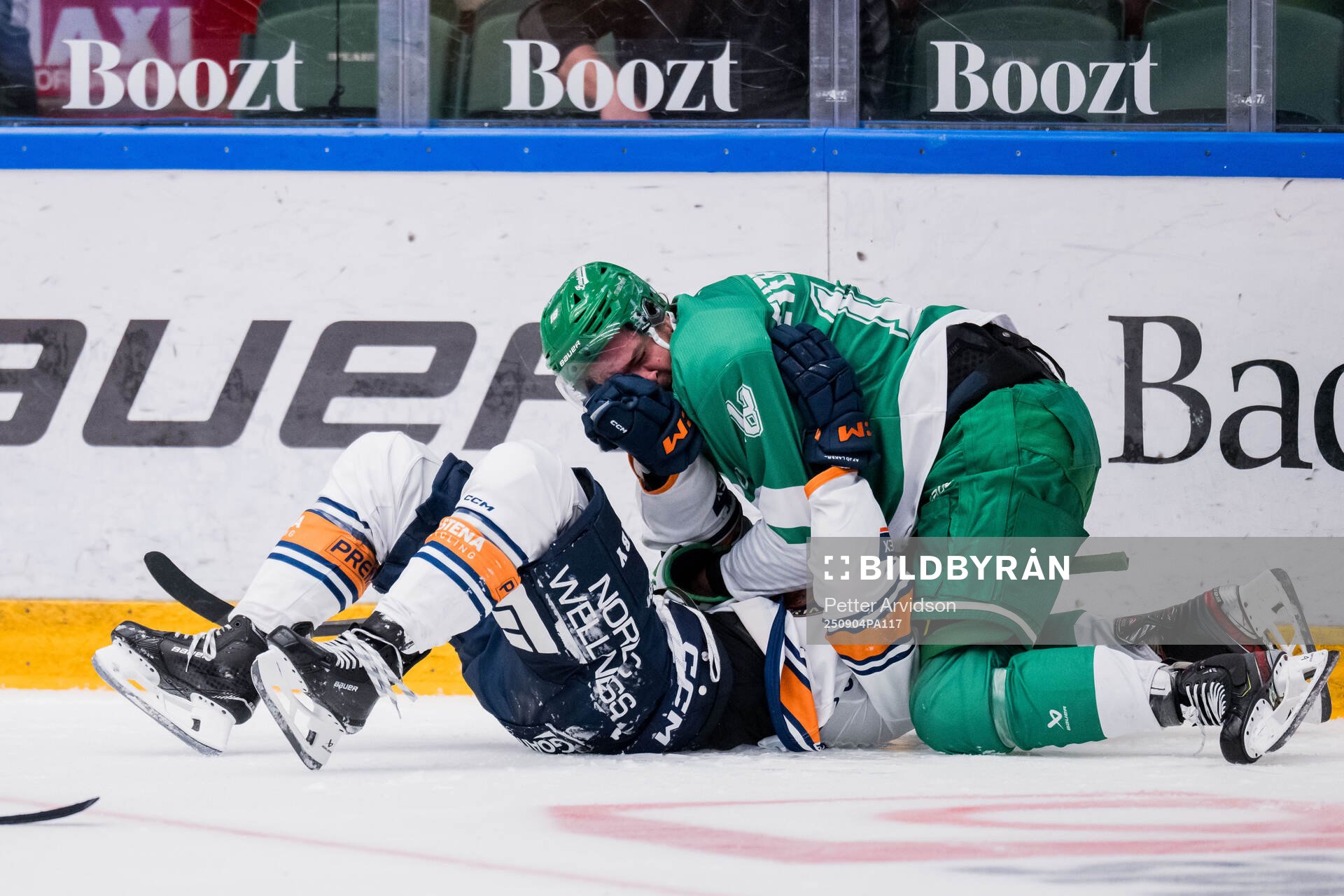 Växjös Zachary Giuttari och Rögles Dennis Everberg