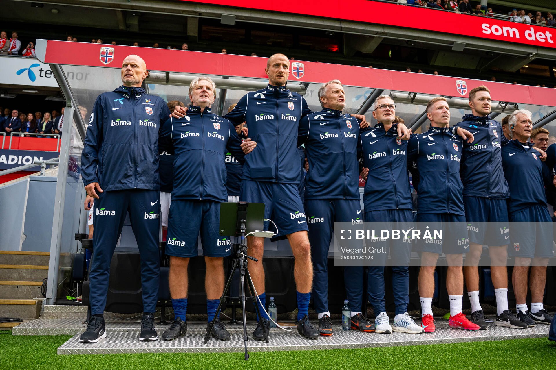 Ståle Solbakken, head coach of Norway, and his staff