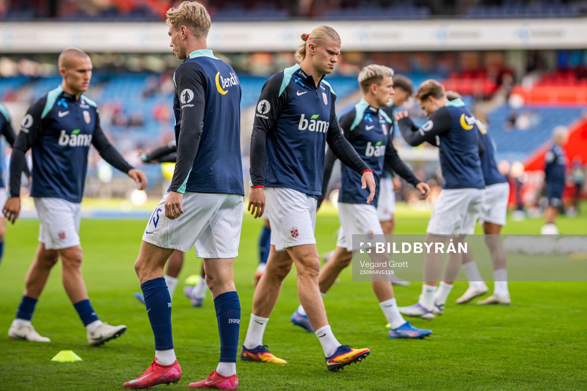 Erling Braut Haaland of Norway warms up