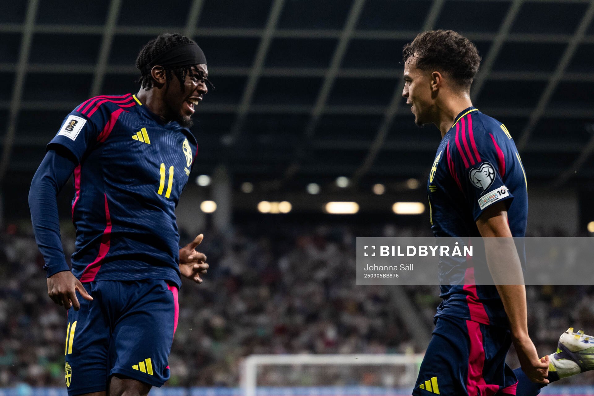 Anthony Elanga of Sweden celebrates with Yasin Ayari