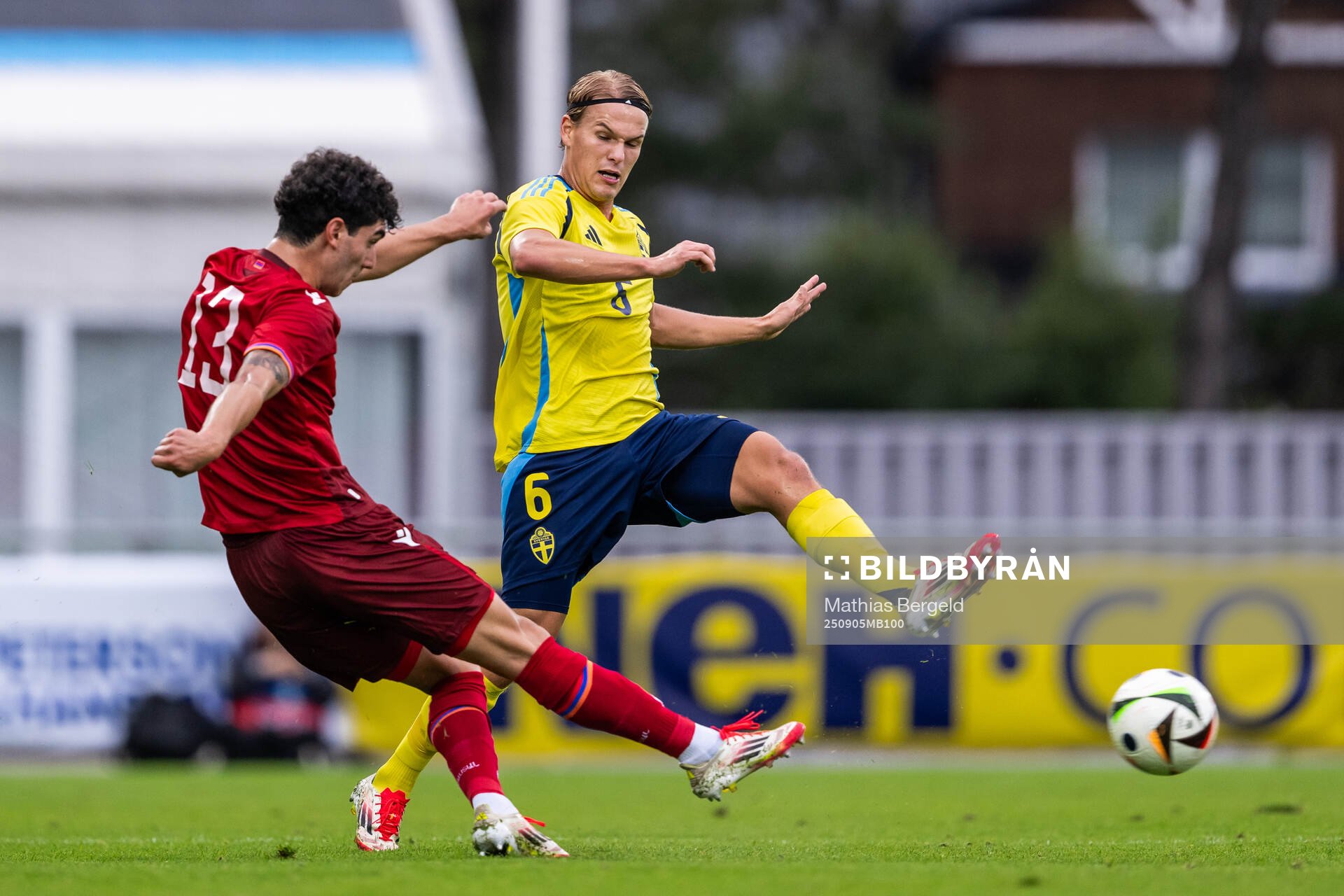 Hamlet Sargsyan of Armenia and Markus Karlsson of Sweden