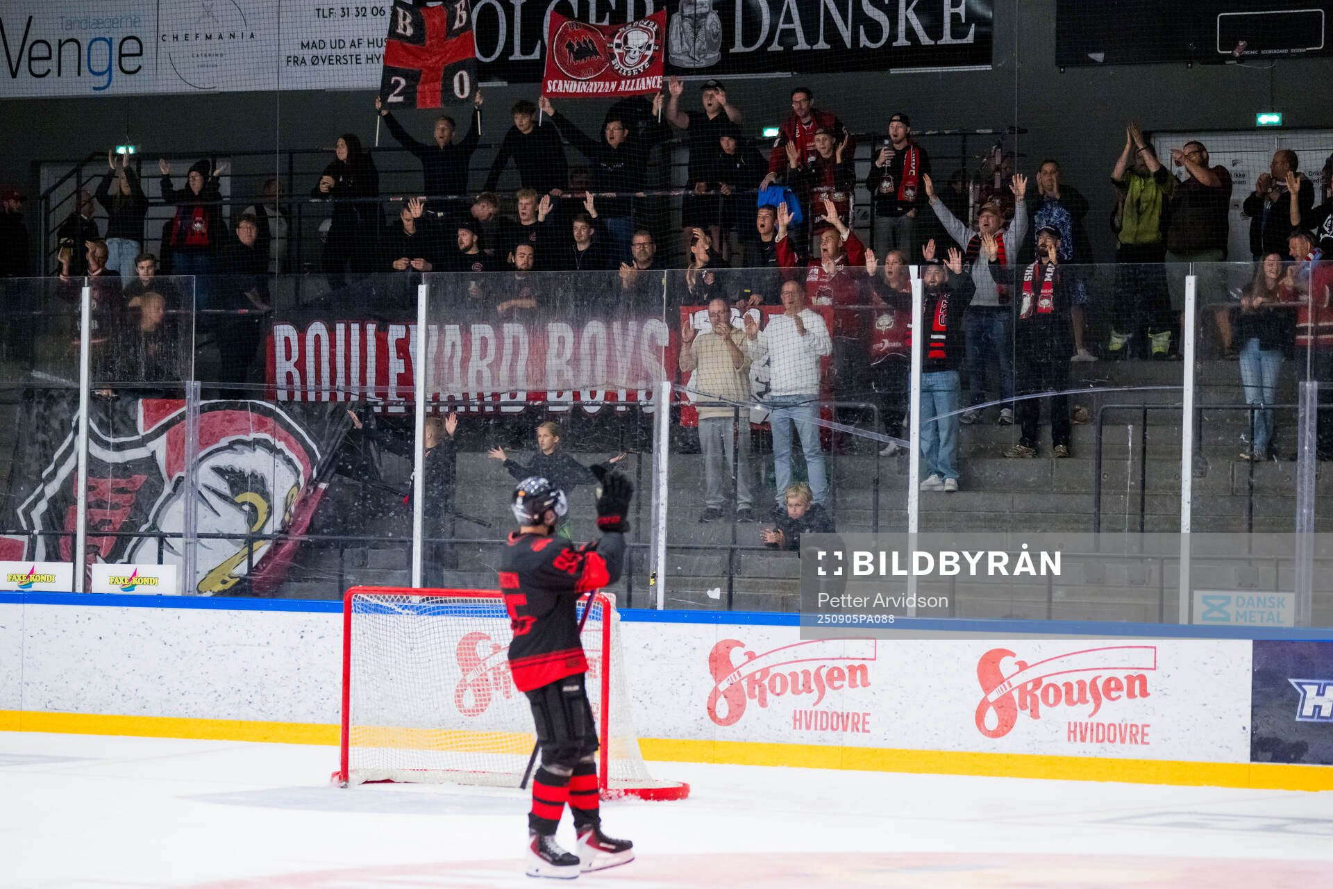 Malmö Redhawks Carl Persson och supportrar