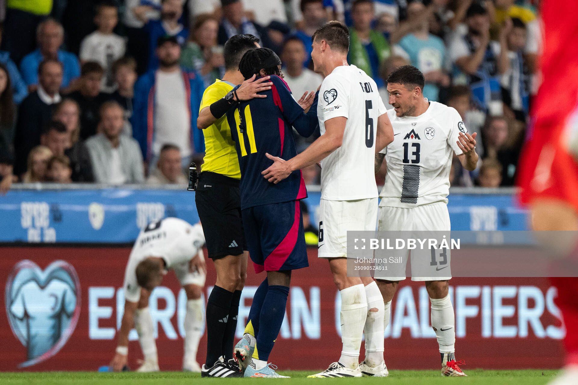 Anthony Elanga of Sweden, Erik Janza of Slovenia and
