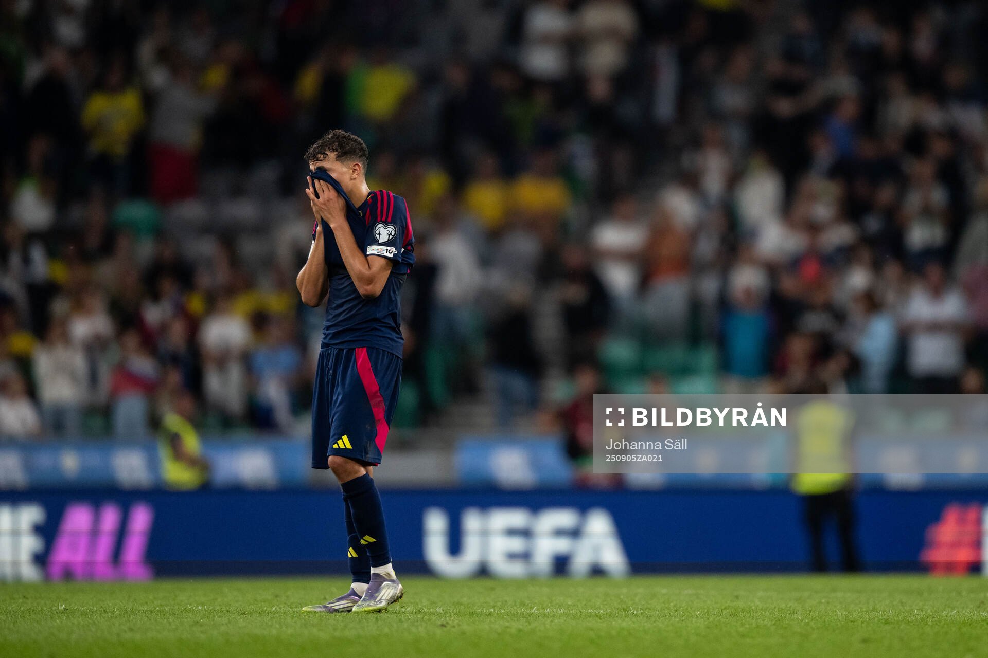 Yasin Ayari of Sweden looks dejected
