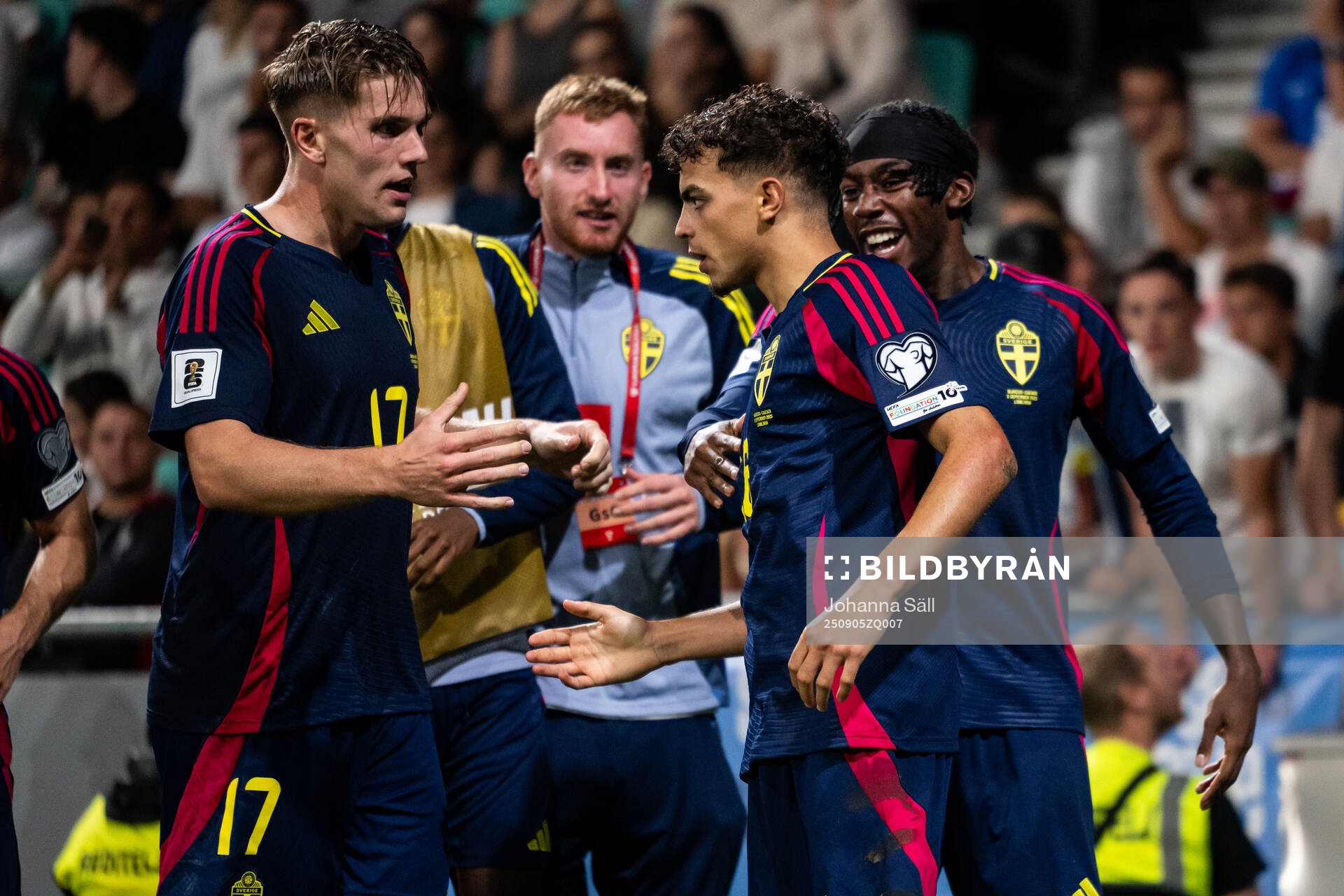 Yasin Ayari of Sweden celebrates with Viktor Gyökeres,