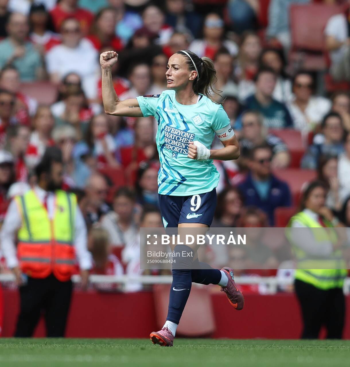 Kosovare Asllani of London City Lionesses celebrates
