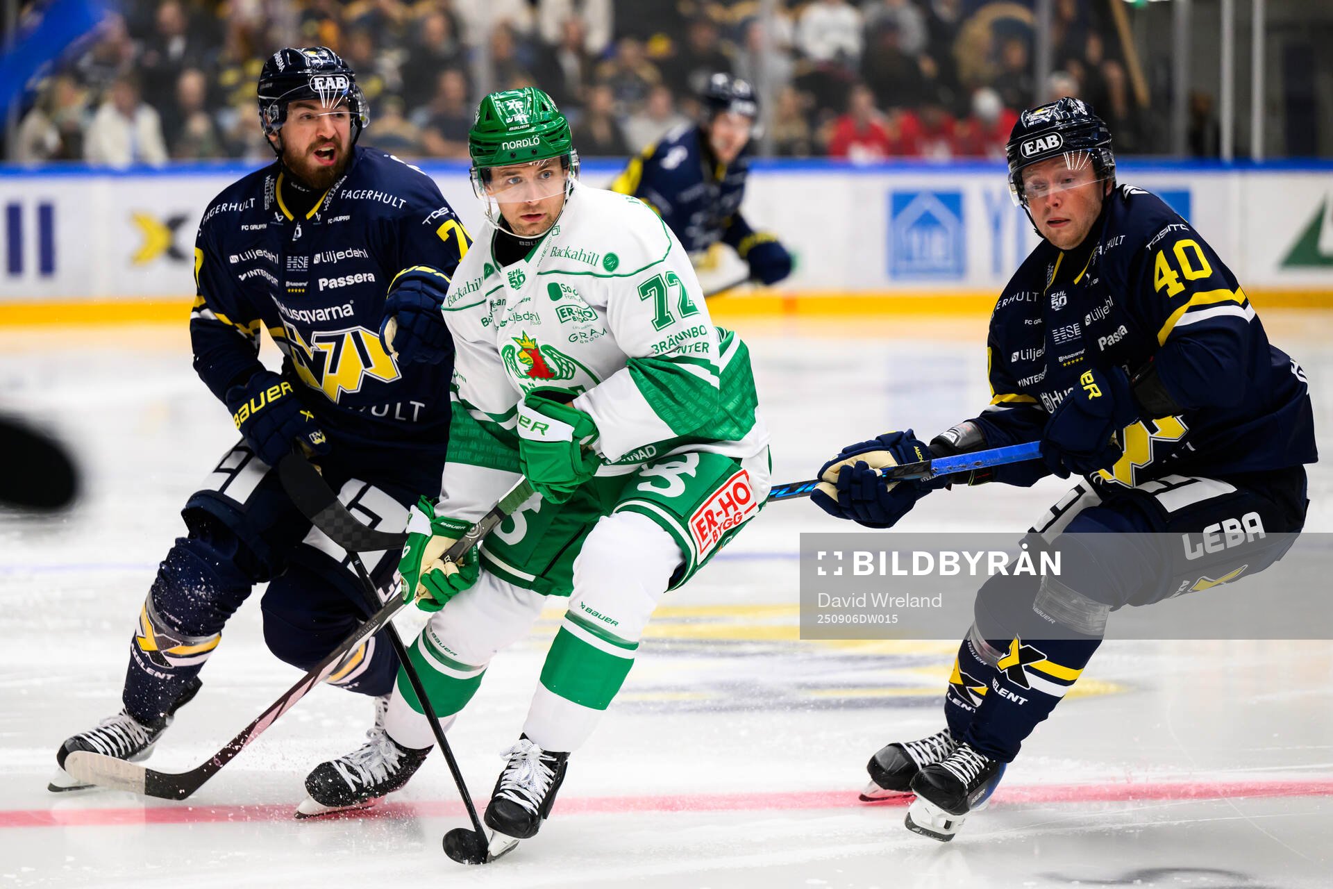 Rögles Daniel Zaar och HV71s Lukas Rousek
