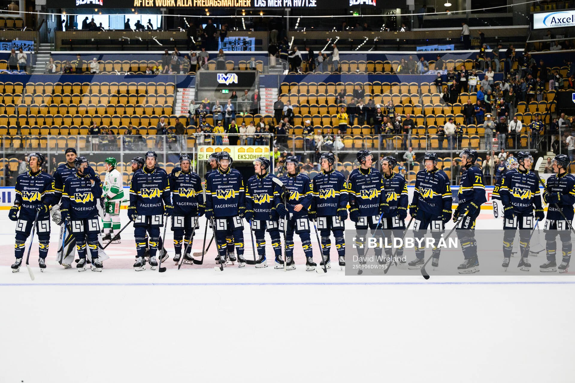 HV71s spelare jublar