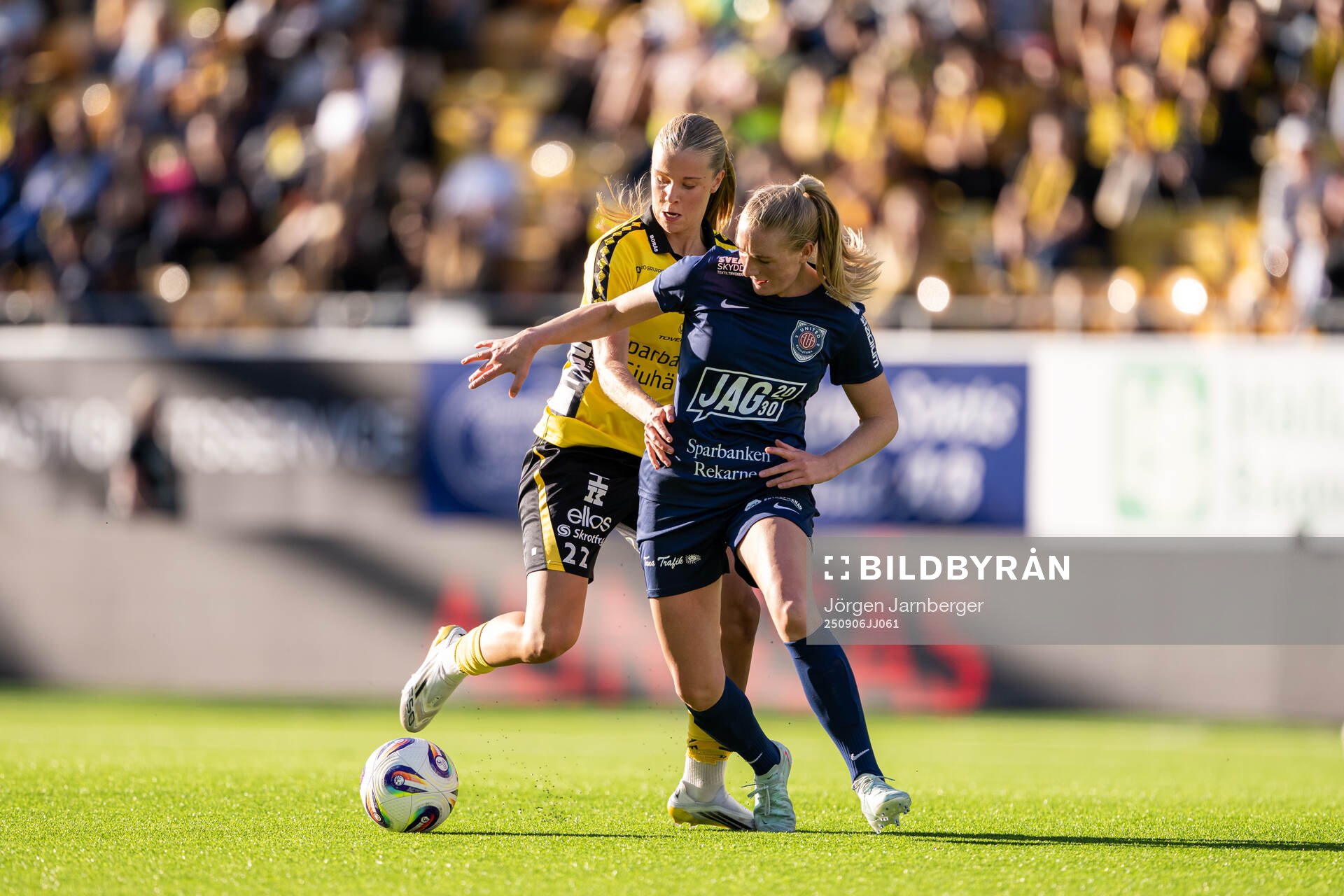 Elfsborgs Mollie Josefsson och Eskilstuna Uniteds Ellen