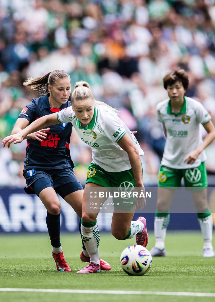 Malmö FFs Katariina Kosola och Hammarbys Anna Jøsendal