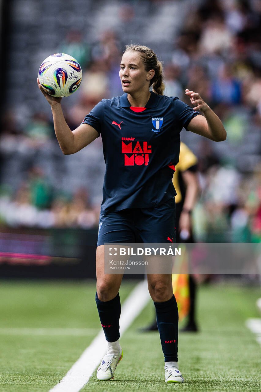 Malmö FFs Courtney Nevin  fotbollsmatchen i Damallsvenskan
