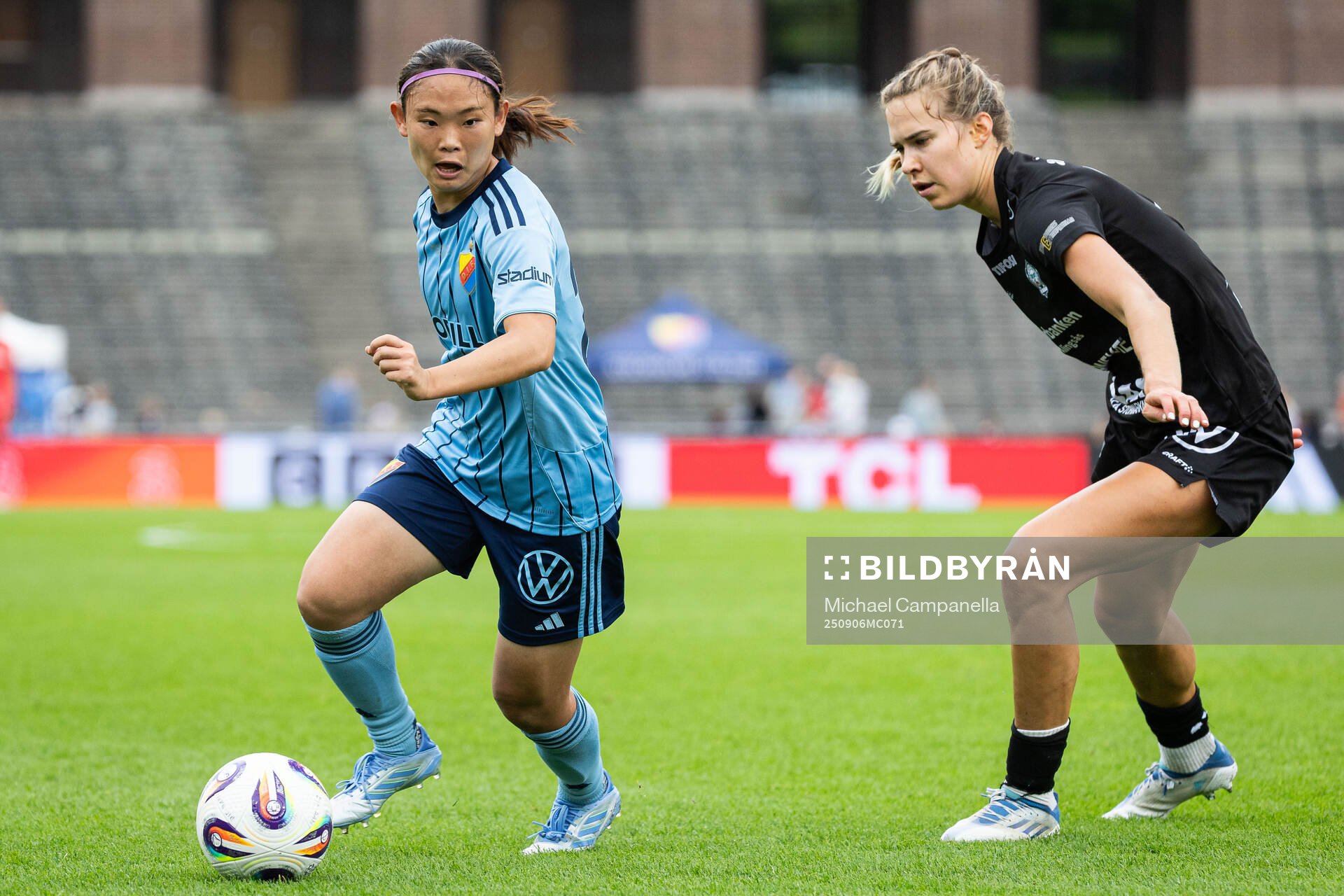 Djurgårdens Urara Watanabe och Alingsås Emmaliina Tulkki