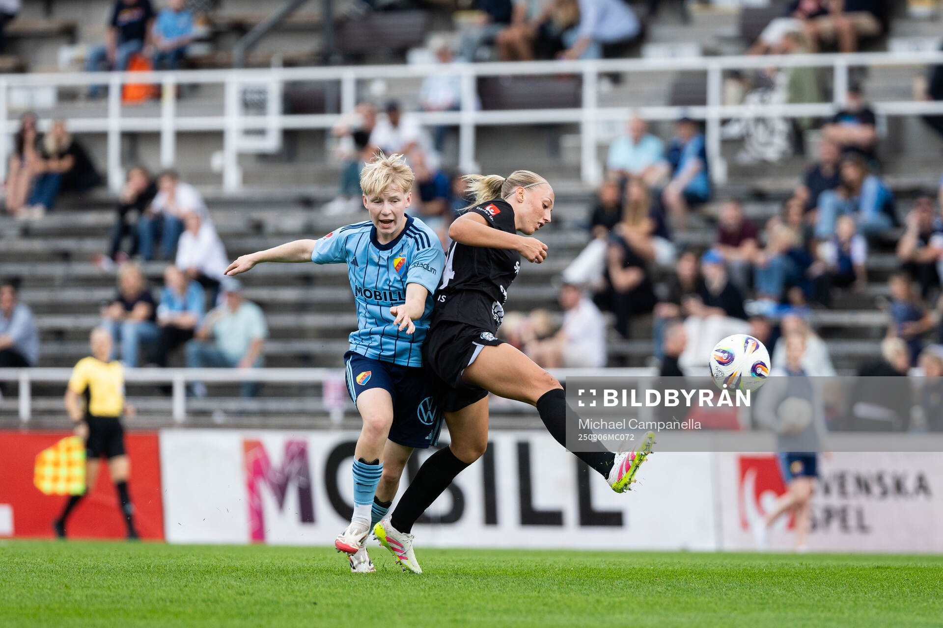 Djurgårdens Olivia Ulenius och Alingsås Saga Fredgren