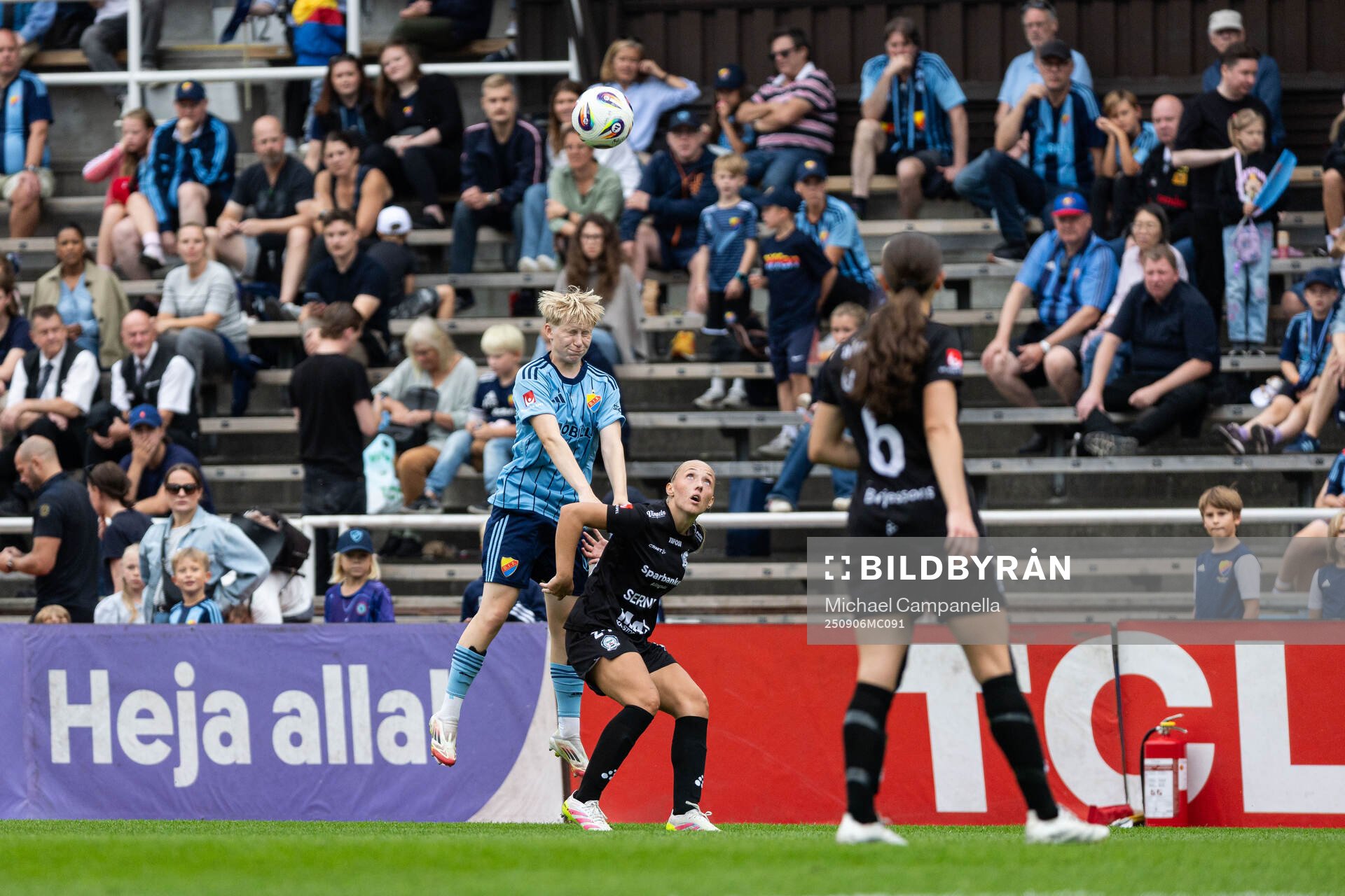 Djurgårdens Olivia Ulenius och Alingsås Saga Fredgren