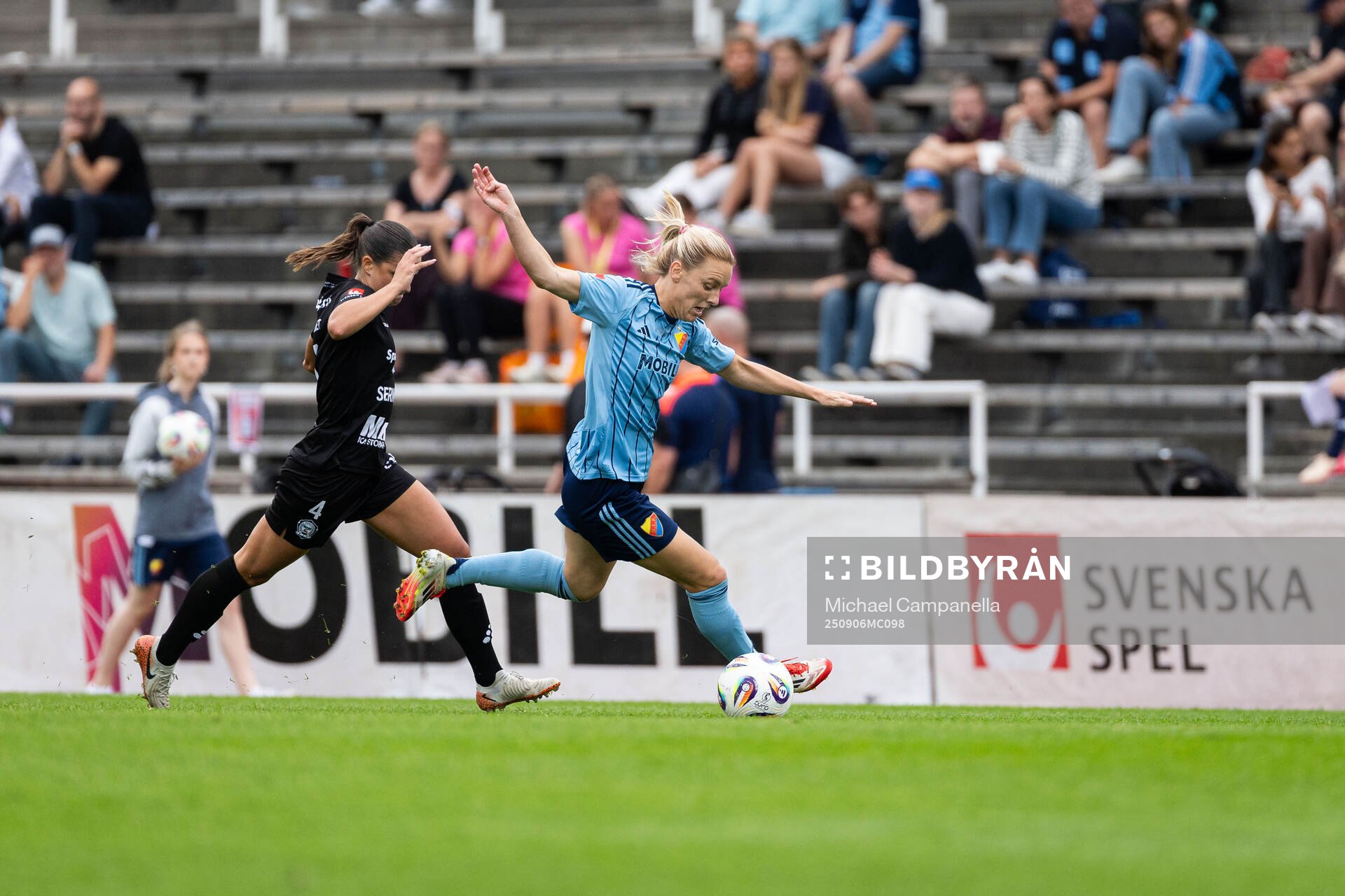 Alingsås Alexandra Roholt och Djurgårdens Mimmi Larsson
